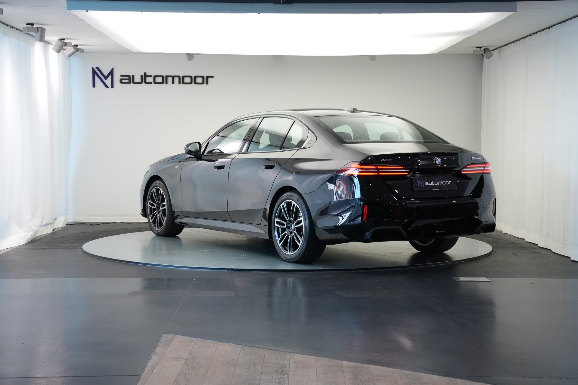 BMW 540d xDrive 48V M Sport Steptronic *HuD* *B&W*-image-6
