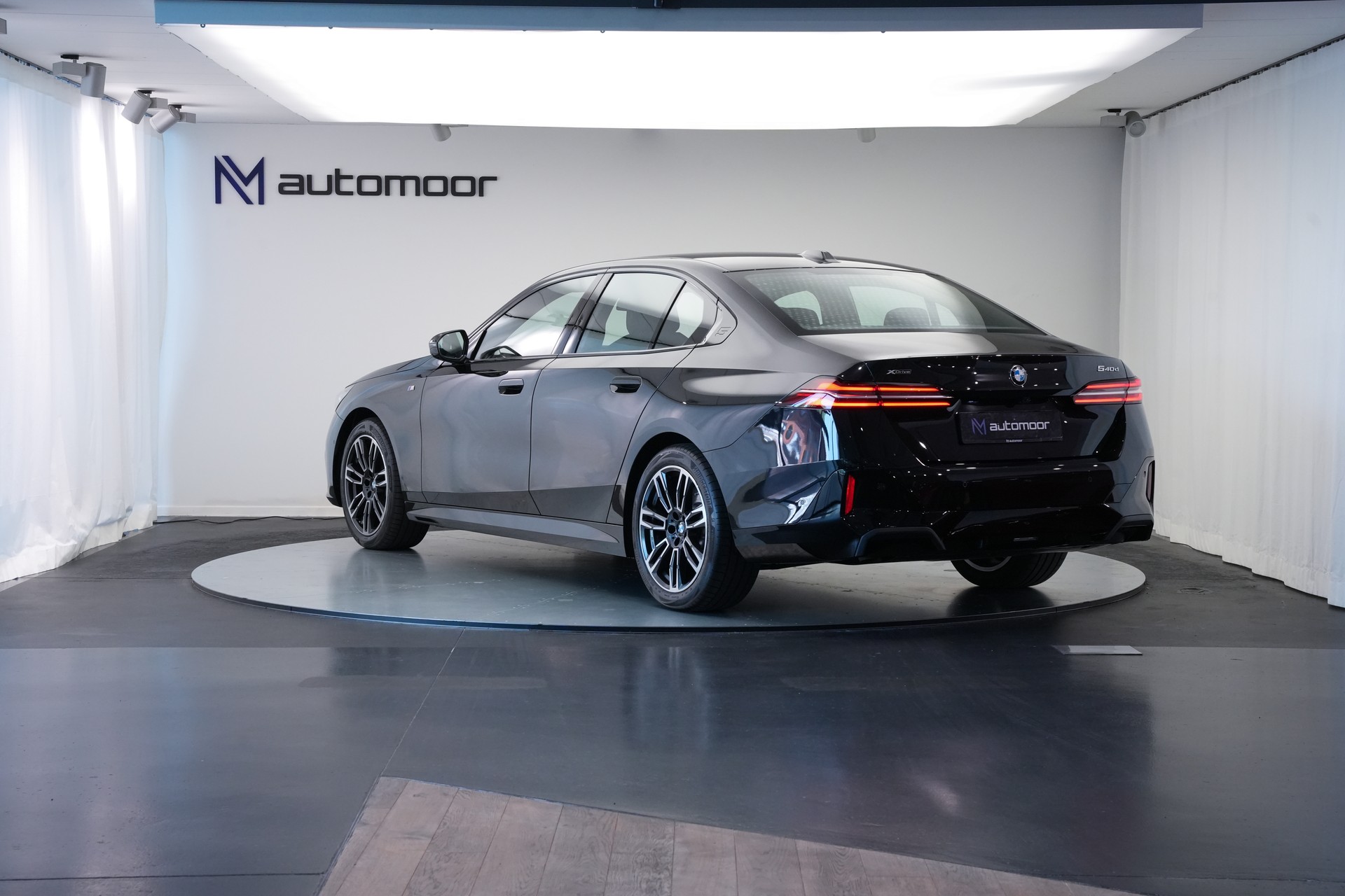 BMW 540d xDrive 48V M Sport Steptronic *HuD* *B&W*-image-6