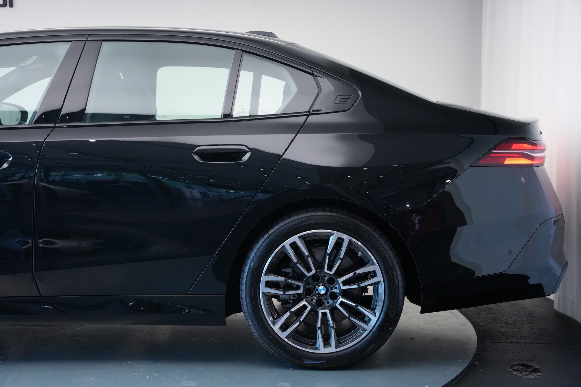 BMW 540d xDrive 48V M Sport Steptronic *HuD* *B&W*-image-42