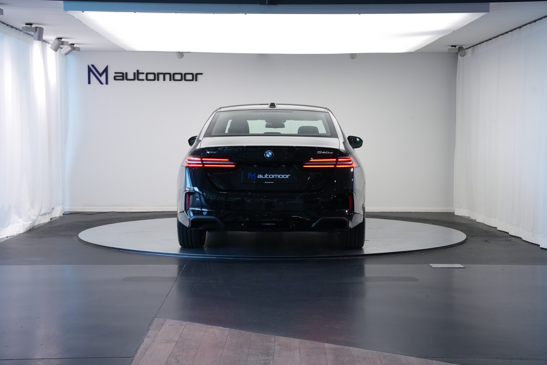 BMW 540d xDrive 48V M Sport Steptronic *HuD* *B&W*-image-5