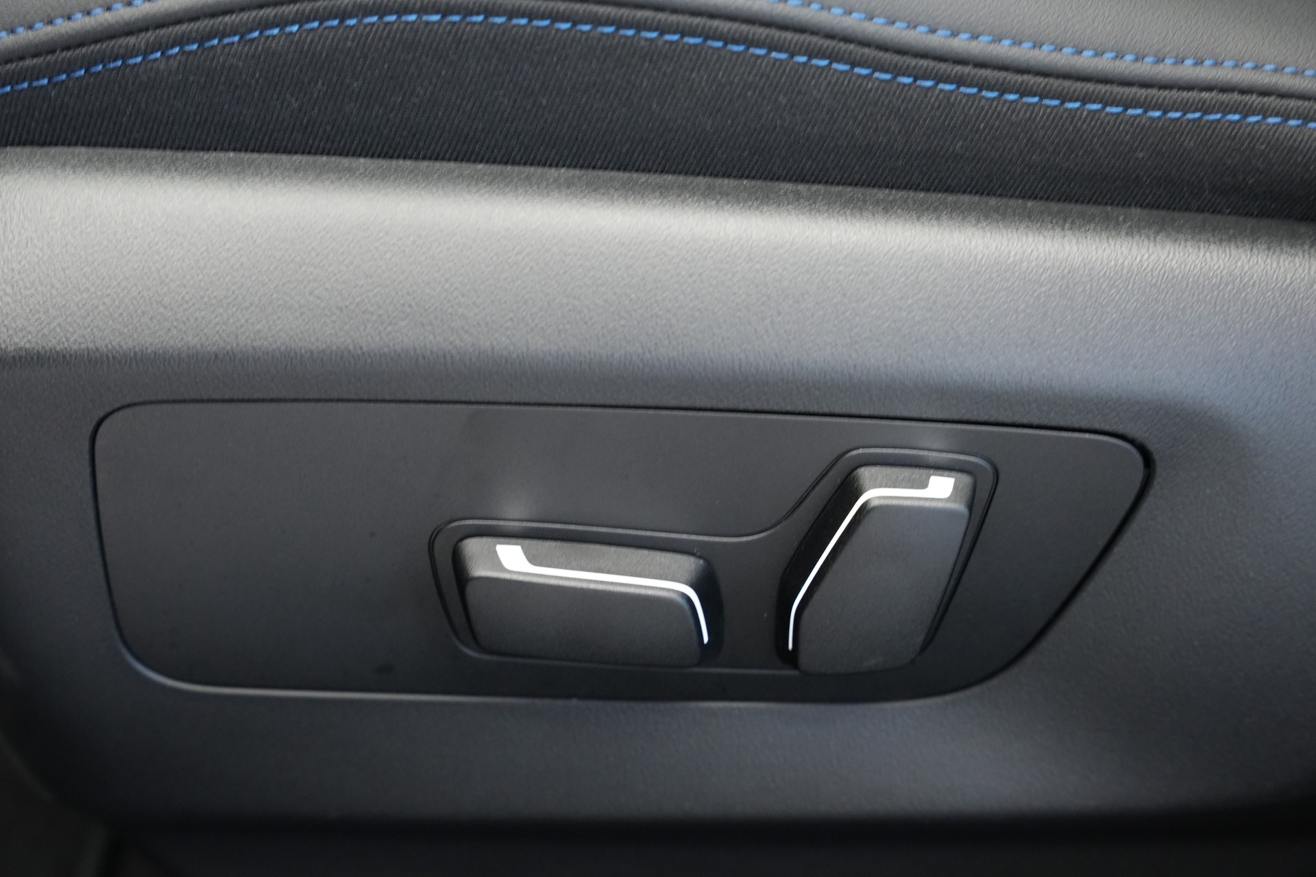 BMW 540d xDrive 48V M Sport Steptronic *HuD* *B&W*-image-23