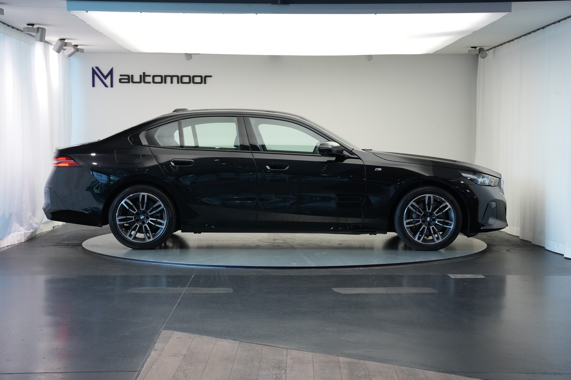 BMW 540d xDrive 48V M Sport Steptronic *HuD* *B&W*-showroom-element-3