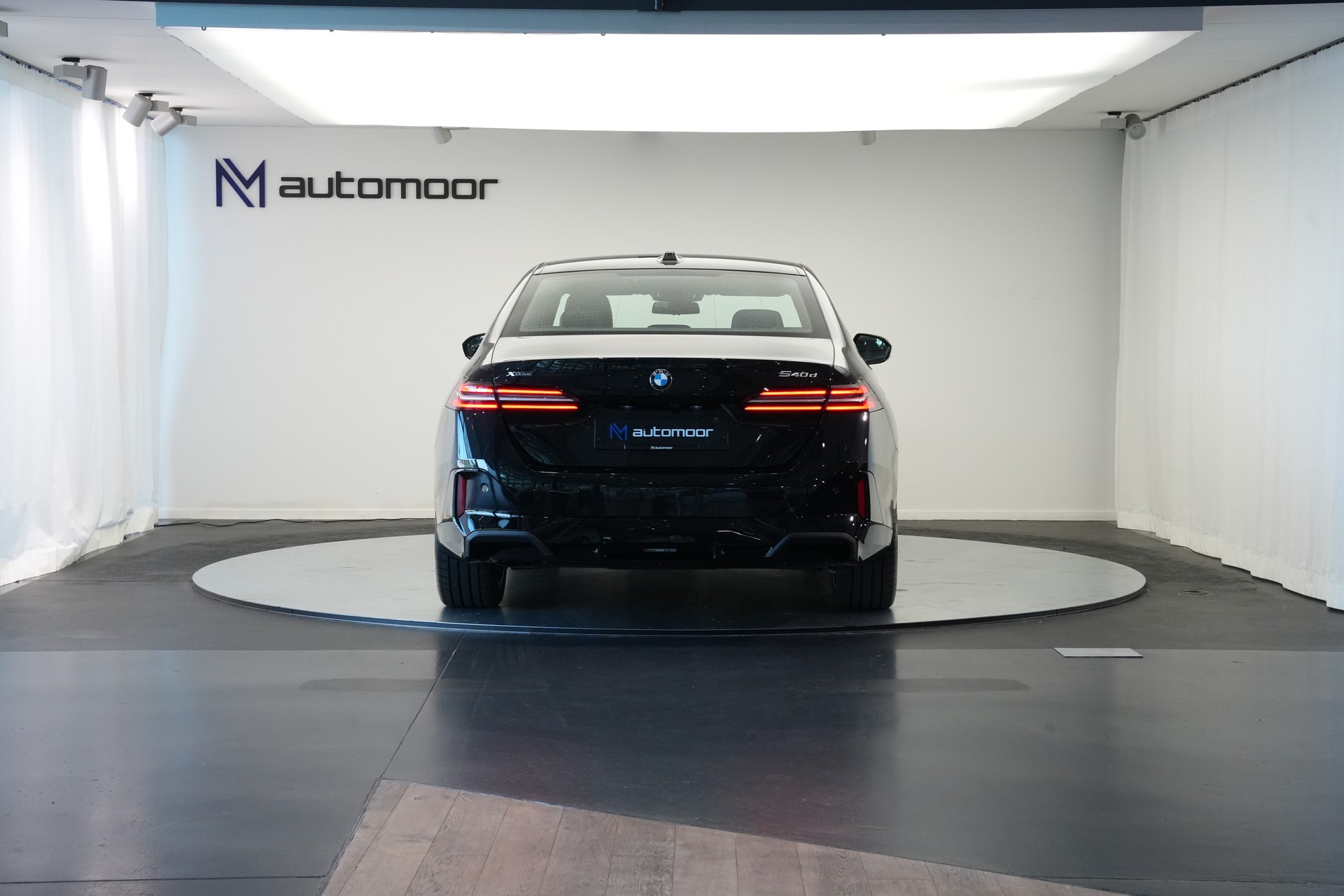 BMW 540d xDrive 48V M Sport Steptronic *HuD* *B&W*-image-5