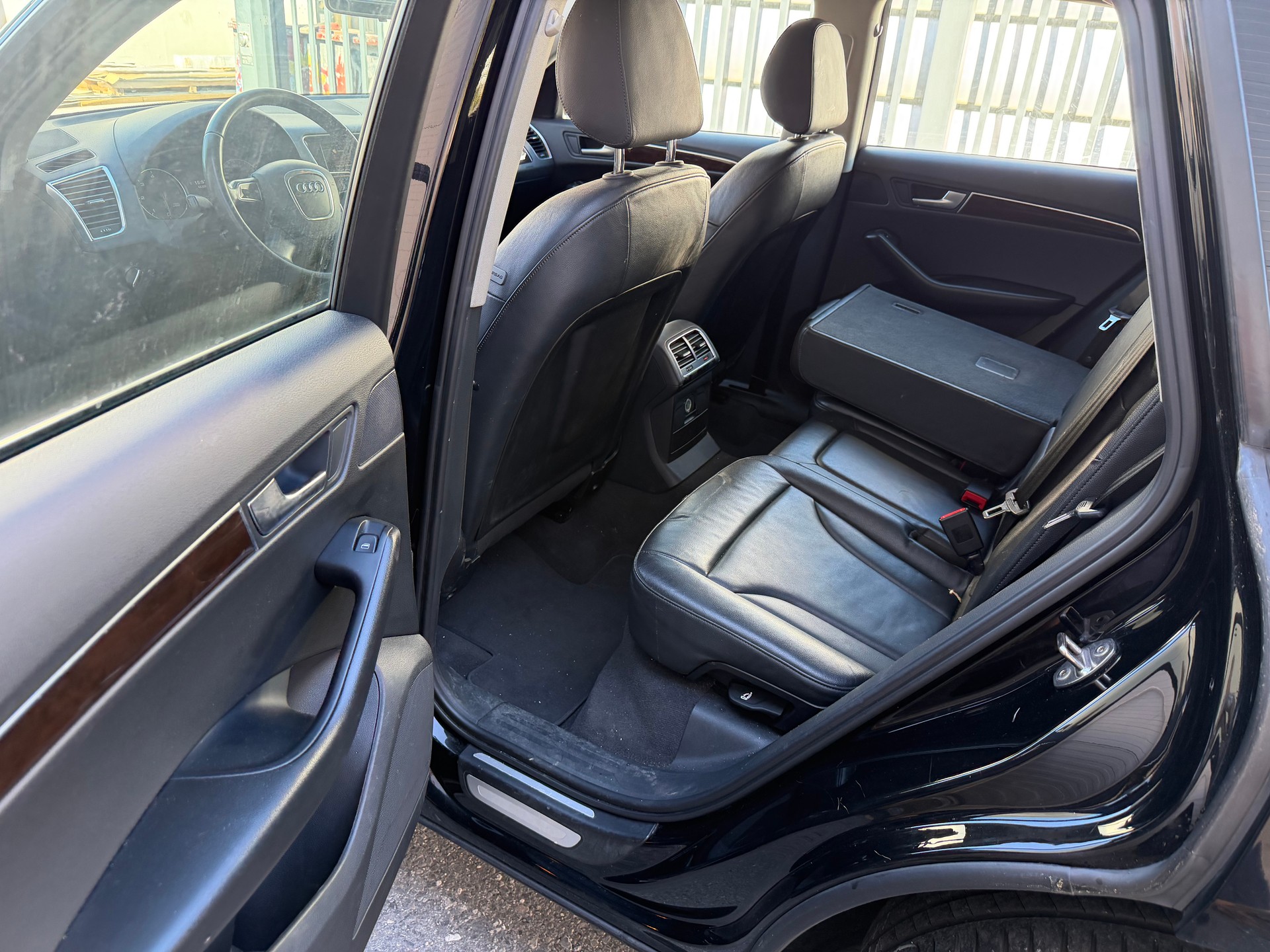 AUDI Q5 3.0 TDI quattro S-tronic-image-6