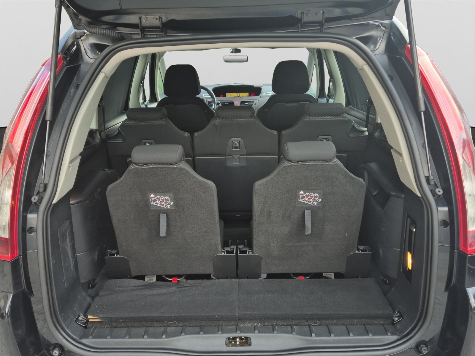 CITROEN Grand C4 Picasso 1.6 HDI 16V Swiss Style-image-14