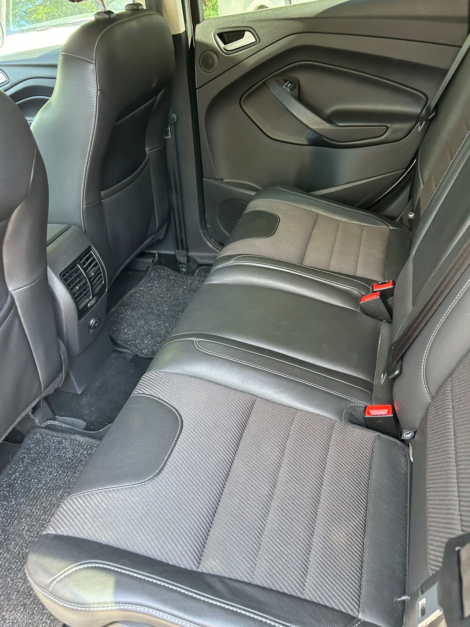 FORD Kuga 2.0 TDCi Titanium S 4WD PowerShift-image-6