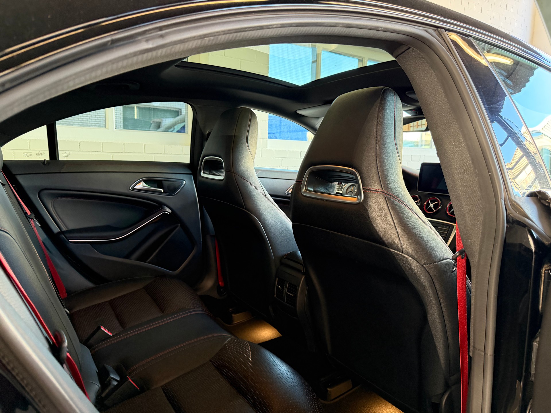 MERCEDES-BENZ CLA 45 AMG 4Matic Speedshift-image-9