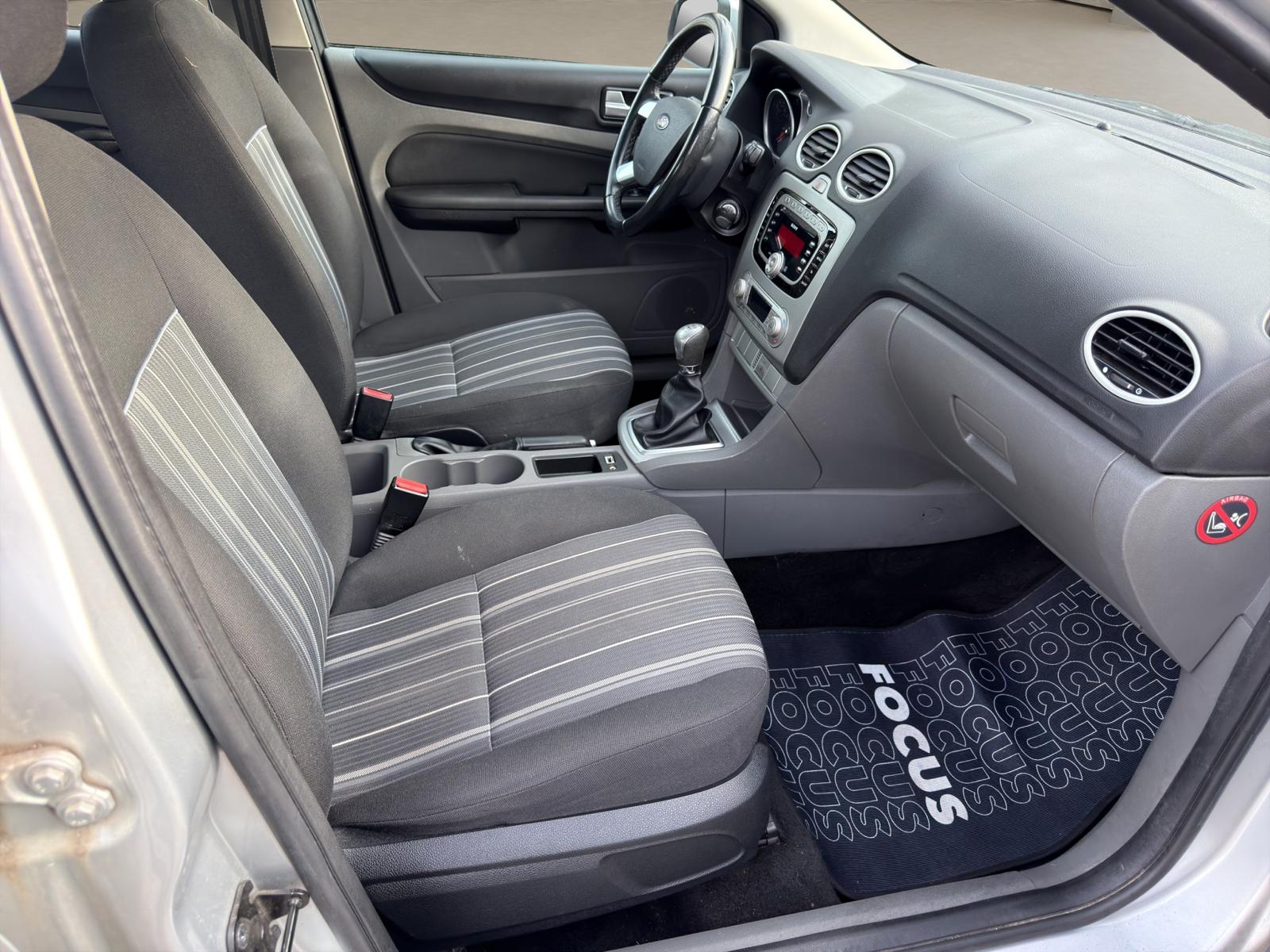 FORD FOCUS-image-12