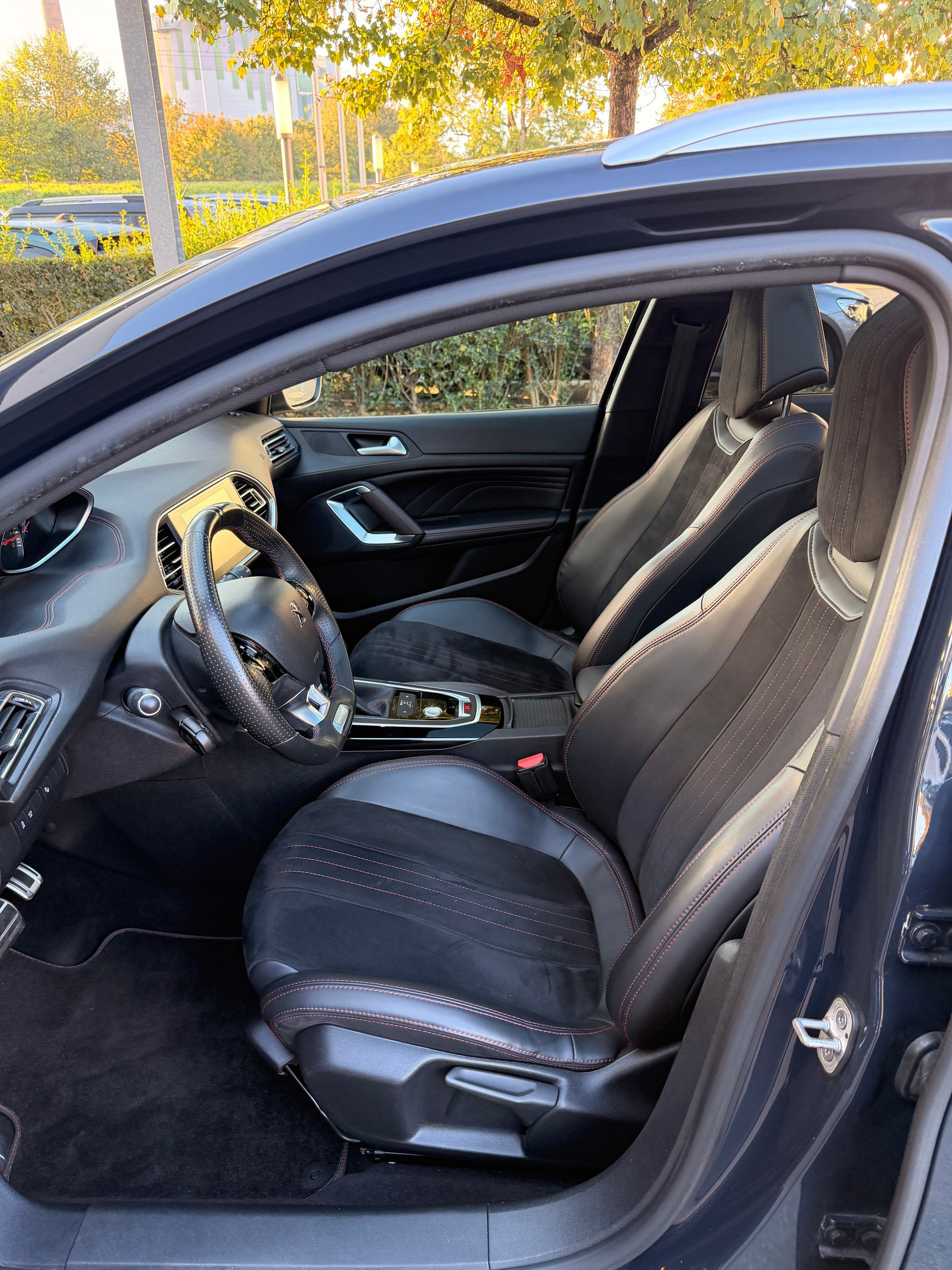 PEUGEOT 308 SW 1.2 THP GT Line Automatic-image-6