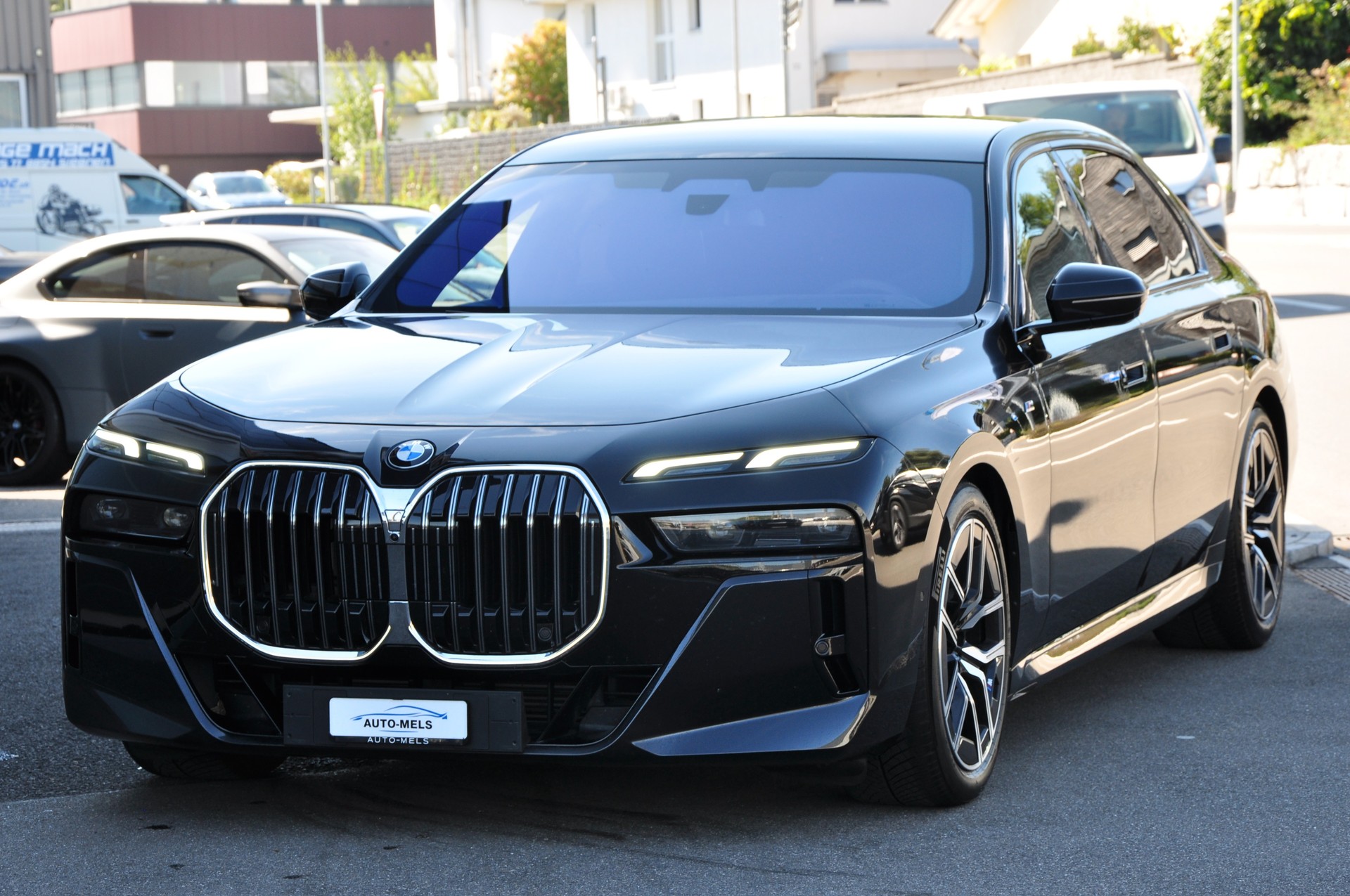 BMW 740d xDrive 48V M Sport Steptronic-image-2