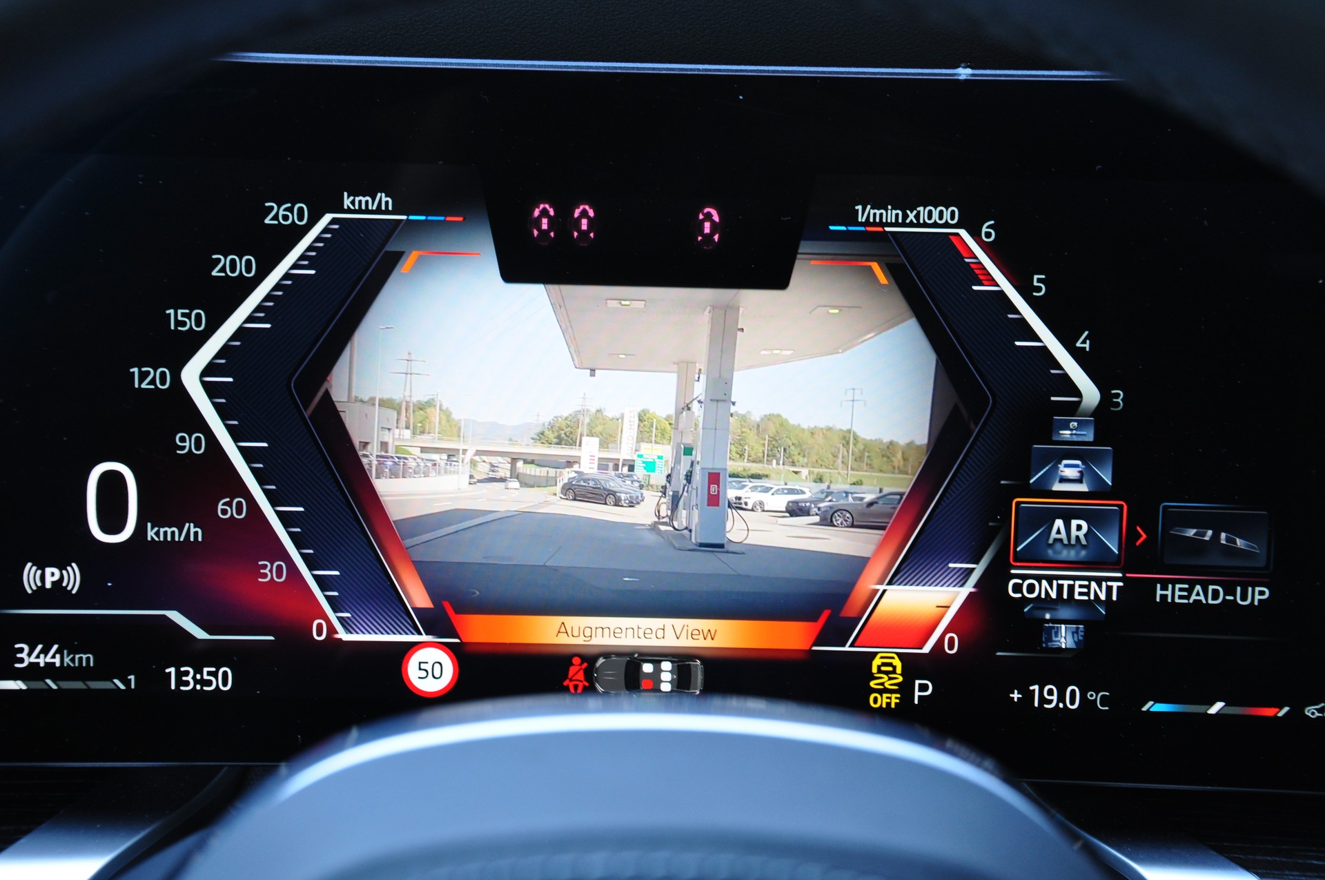 BMW 740d xDrive 48V M Sport Steptronic-image-22