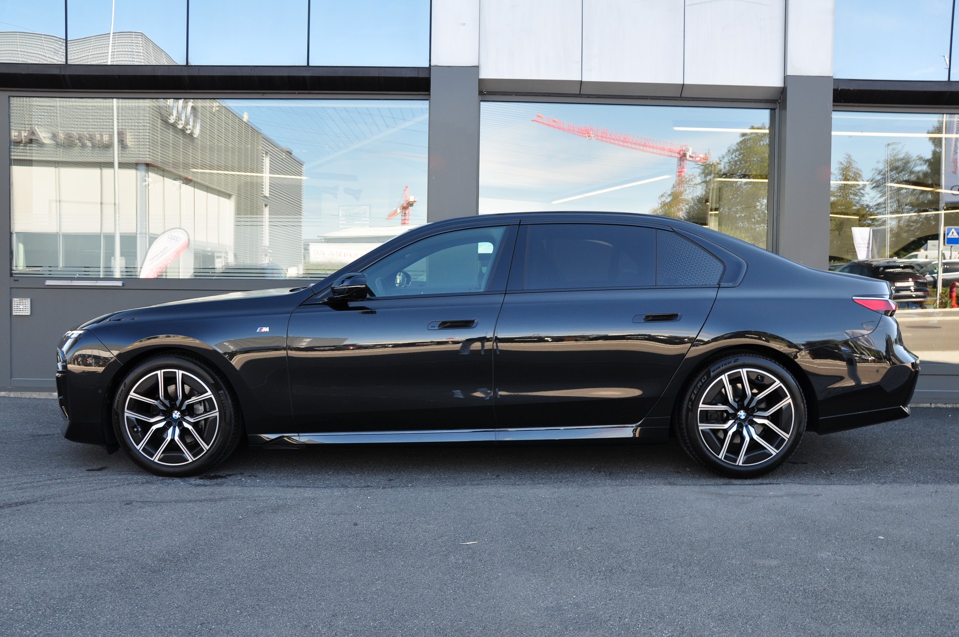 BMW 740d xDrive 48V M Sport Steptronic-image-7