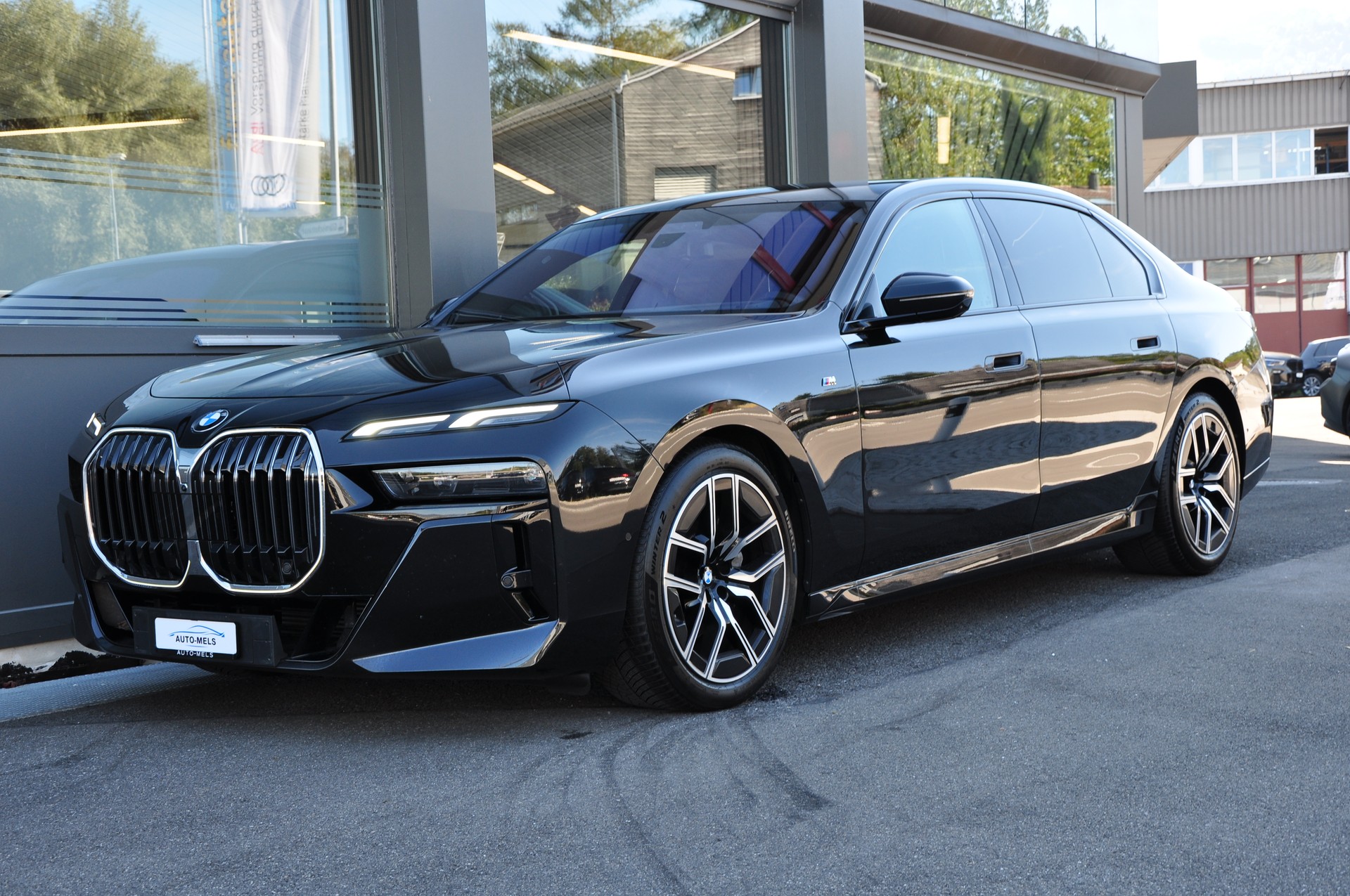 BMW 740d xDrive 48V M Sport Steptronic-image-6