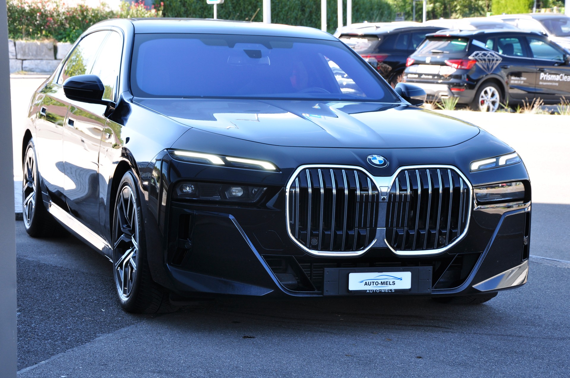 BMW 740d xDrive 48V M Sport Steptronic-image-13