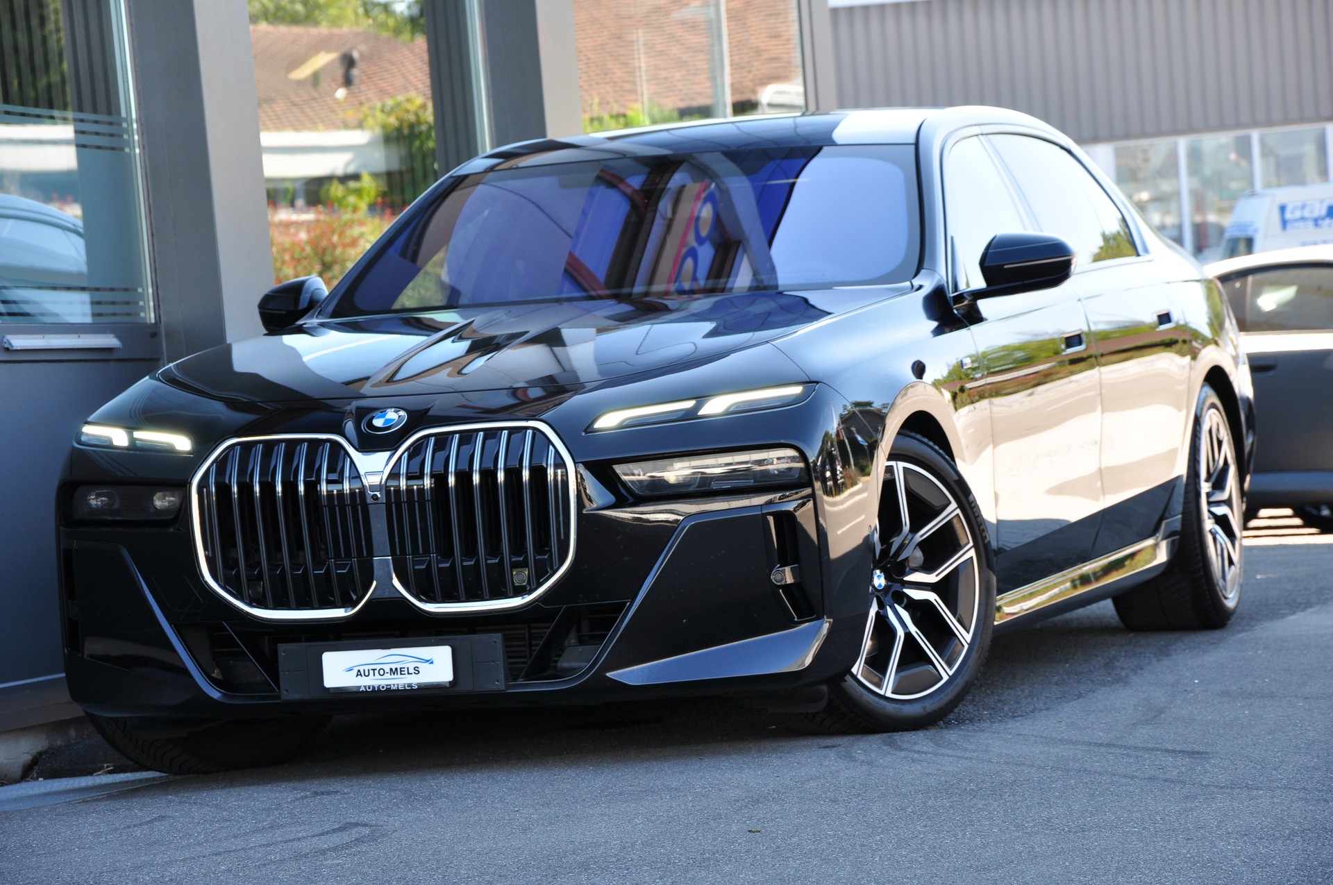 BMW 740d xDrive 48V M Sport Steptronic-image-3