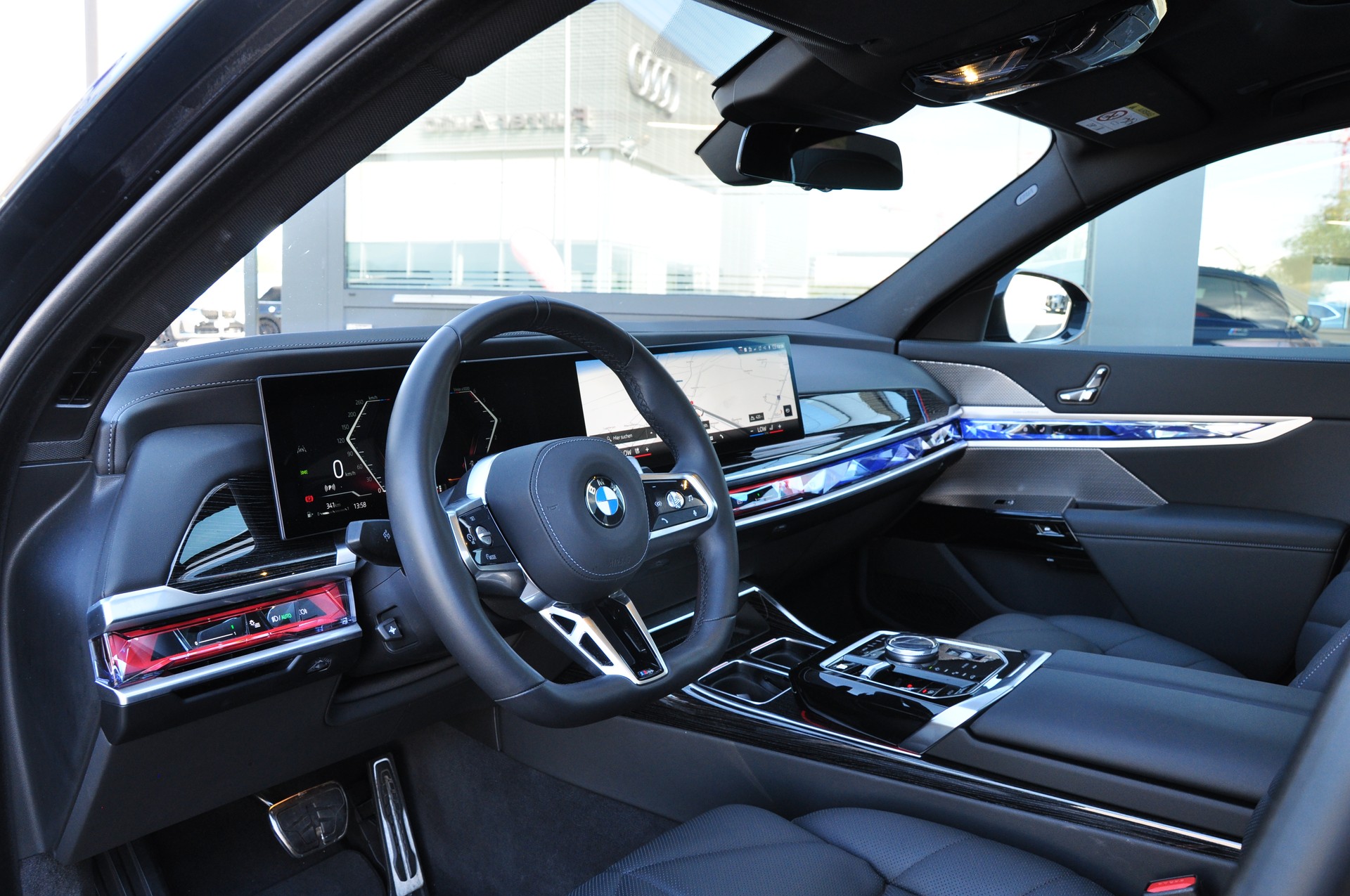 BMW 740d xDrive 48V M Sport Steptronic-image-16