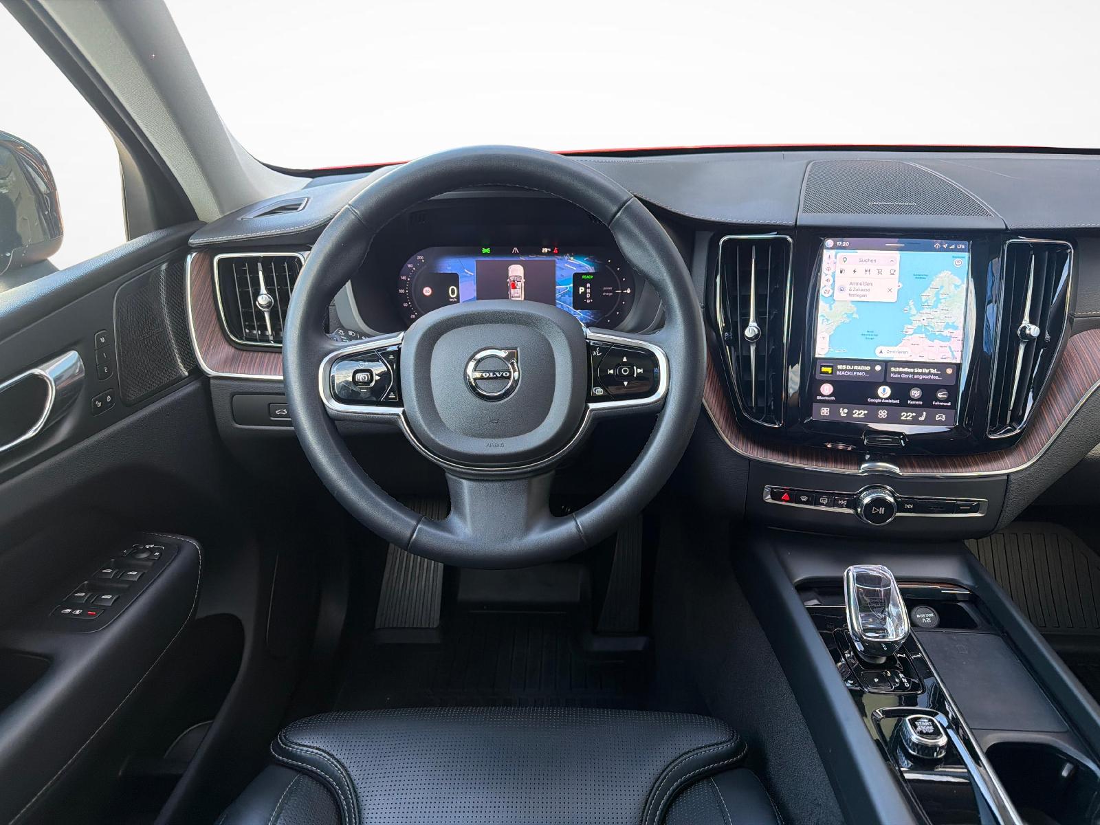 VOLVO XC60 2.0 T8 TE Ultimate Dark eAWD-image-13