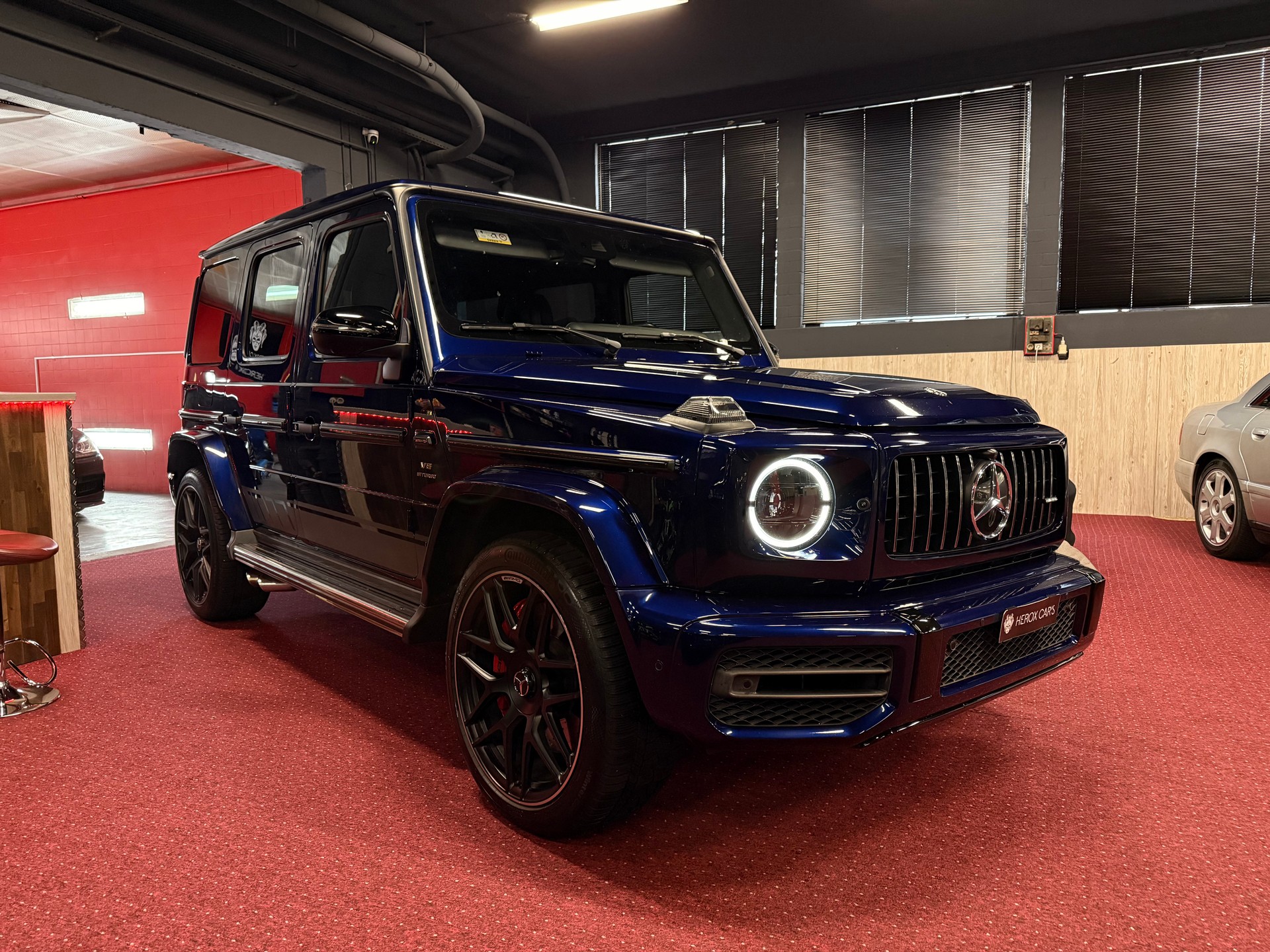 MERCEDES-BENZ G 63 AMG Speedshift Plus G-Tronic / ** DESIGNO Manufactur ** / Frisch ab MFK, Service + Neue Pneu!-showroom-element-3