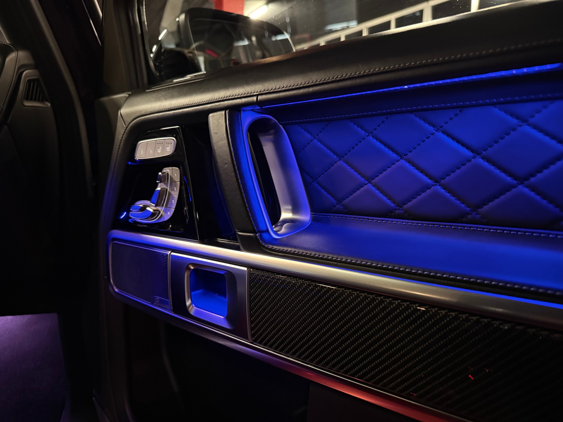 MERCEDES-BENZ G 63 AMG Speedshift Plus G-Tronic / ** DESIGNO Manufactur ** / Frisch ab MFK, Service + Neue Pneu!-image-23