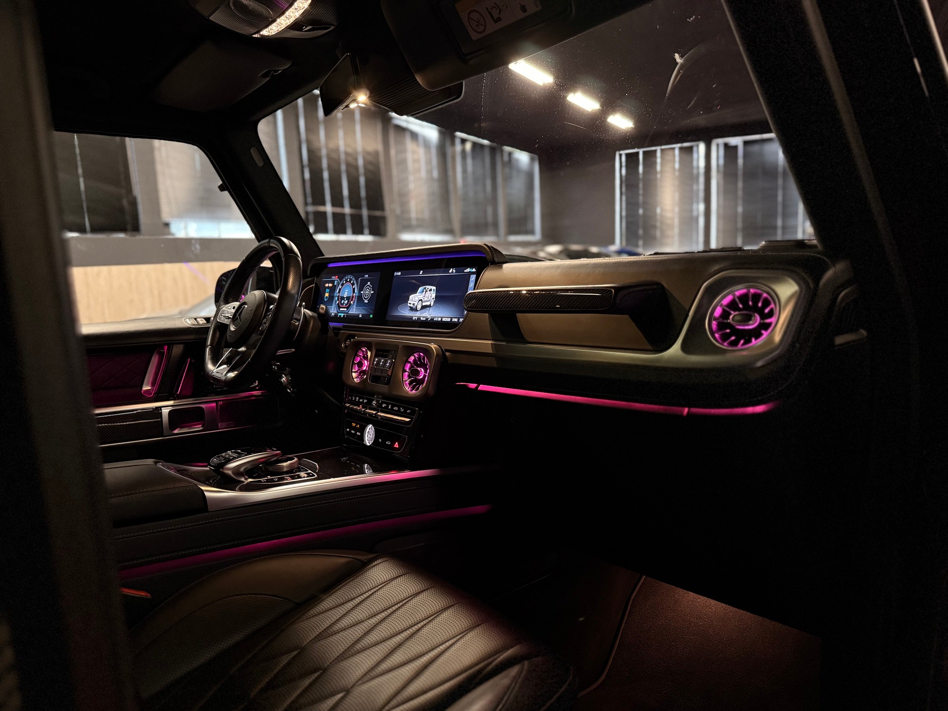 MERCEDES-BENZ G 63 AMG Speedshift Plus G-Tronic / ** DESIGNO Manufactur ** / Frisch ab MFK, Service + Neue Pneu!-image-21