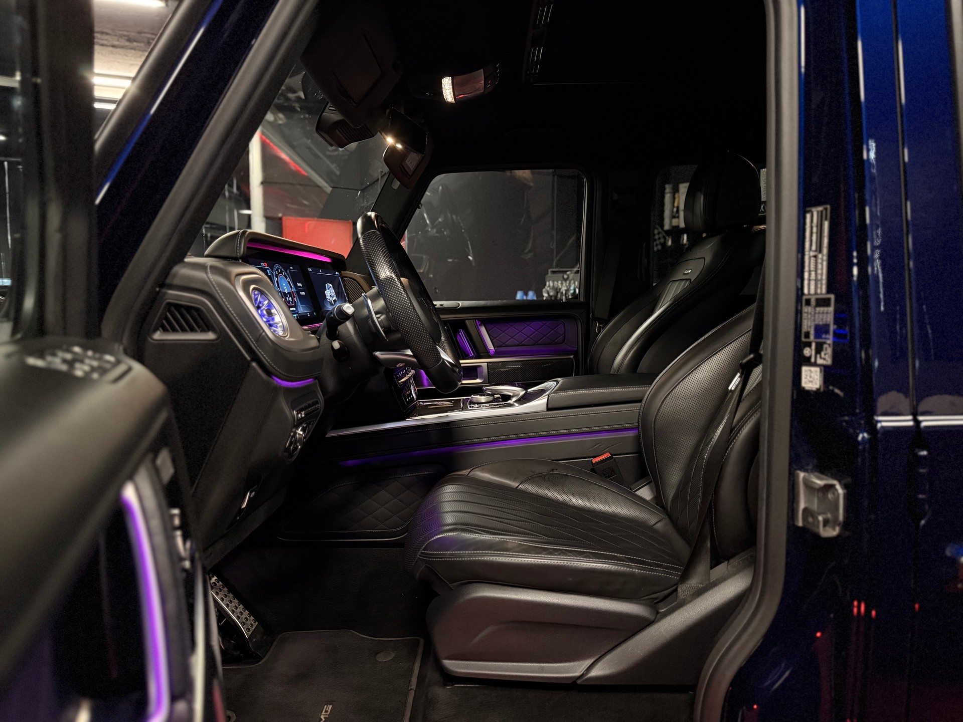 MERCEDES-BENZ G 63 AMG Speedshift Plus G-Tronic / ** DESIGNO Manufactur ** / Frisch ab MFK, Service + Neue Pneu!-image-9