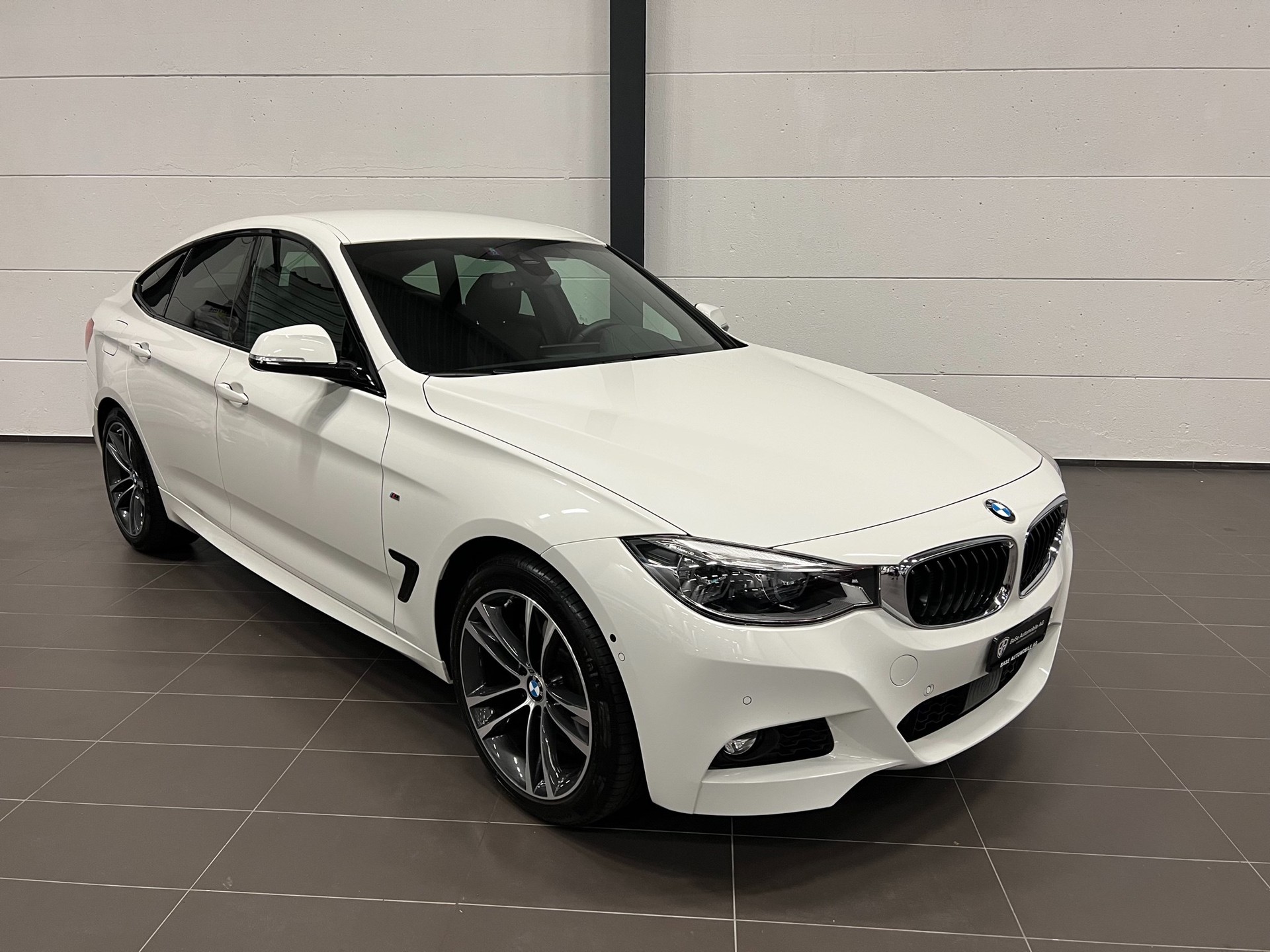 BMW 330d GT xDrive M Sport Steptronic-image-5