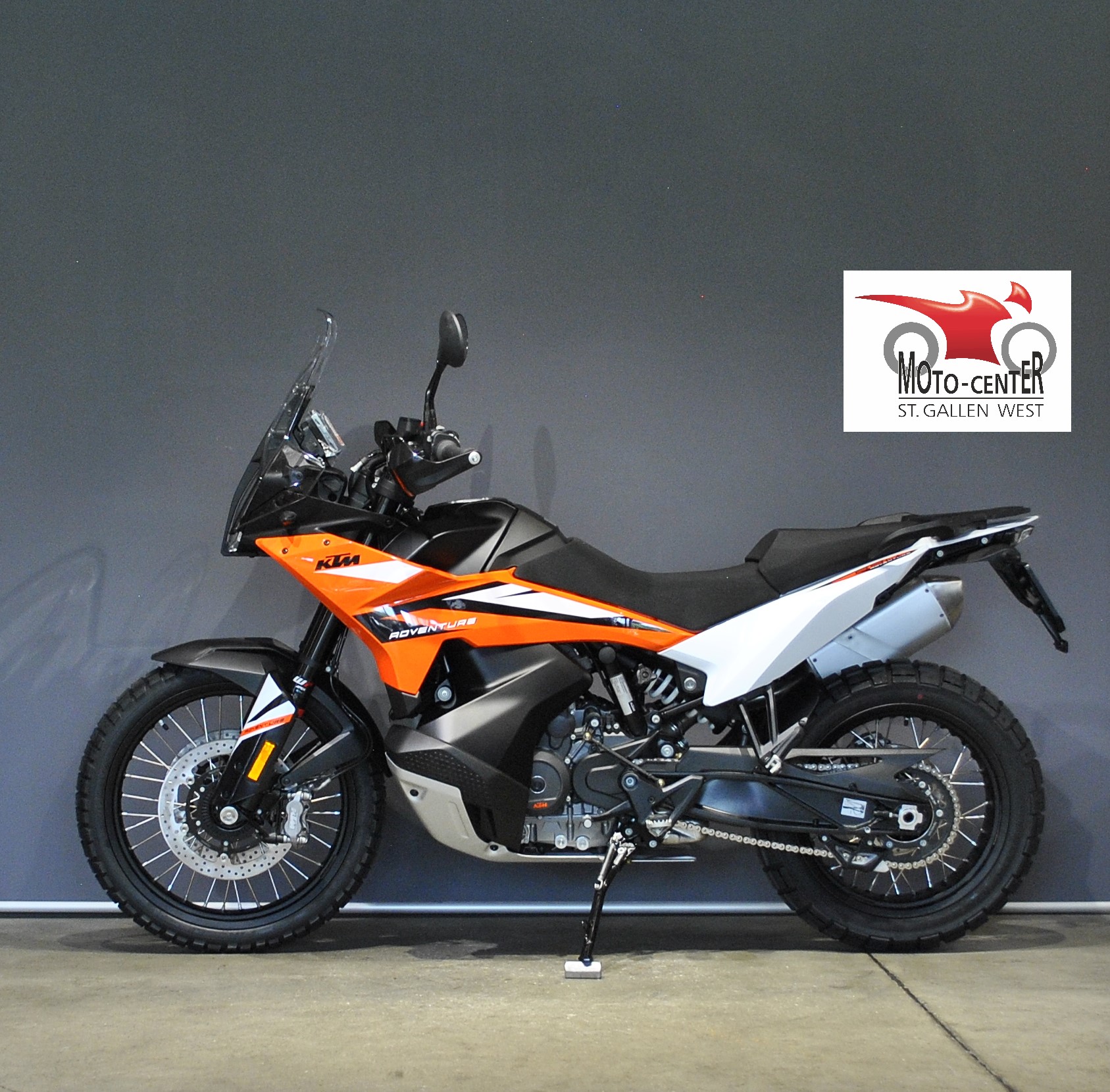 KTM 890 Adventure-image-2