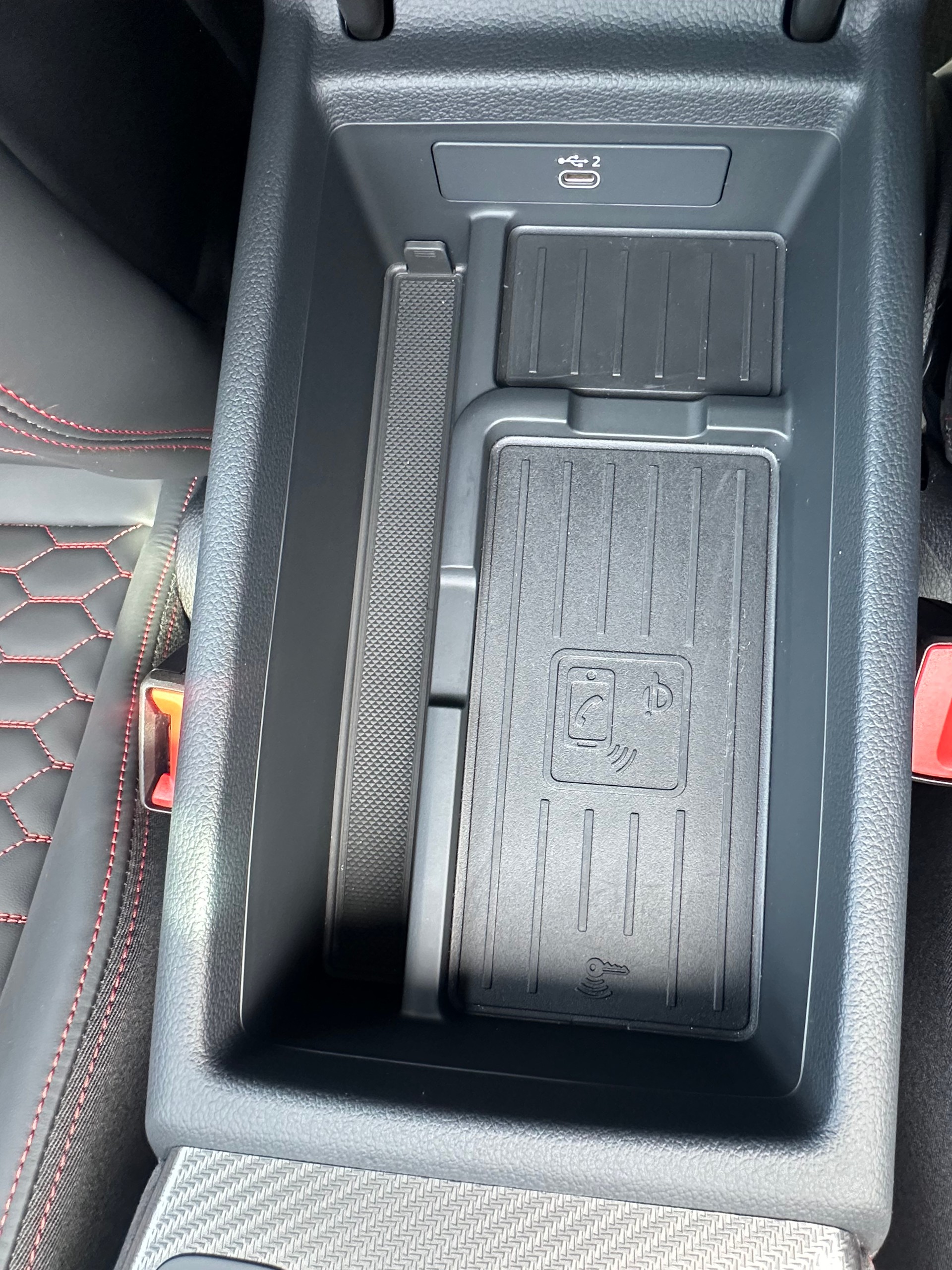 AUDI RS4 Avant quattro tiptronic-image-22