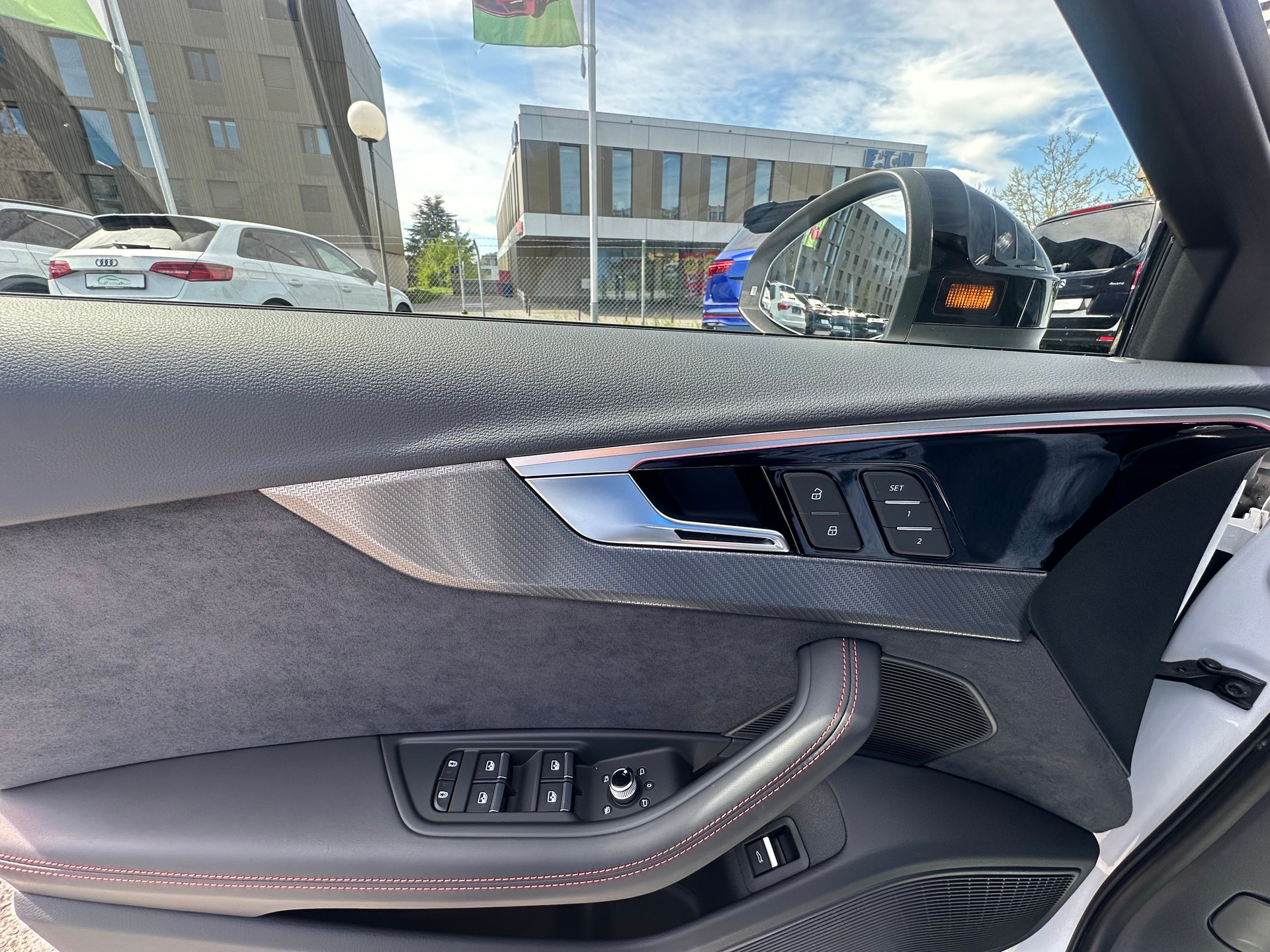 AUDI RS4 Avant quattro tiptronic-image-20