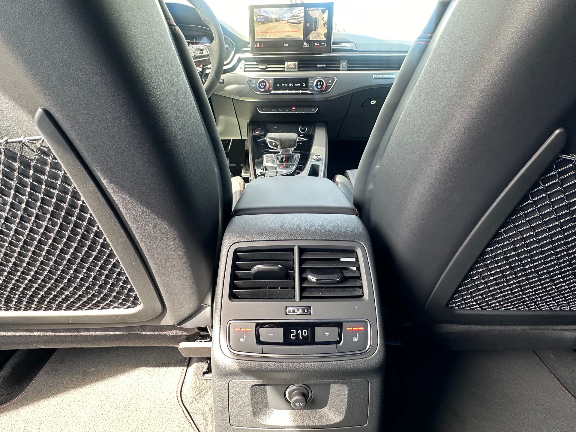 AUDI RS4 Avant quattro tiptronic-image-13