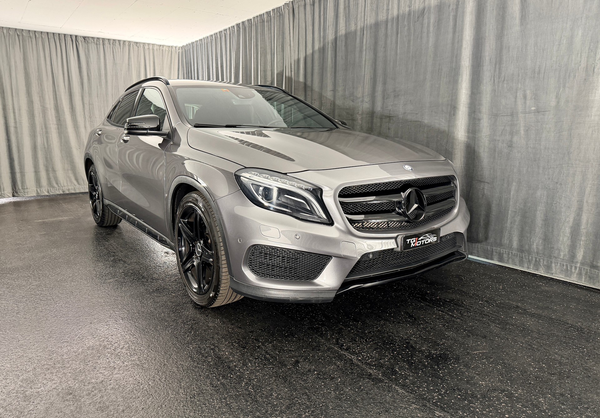 MERCEDES-BENZ GLA 200 AMG Line 7G-DCT