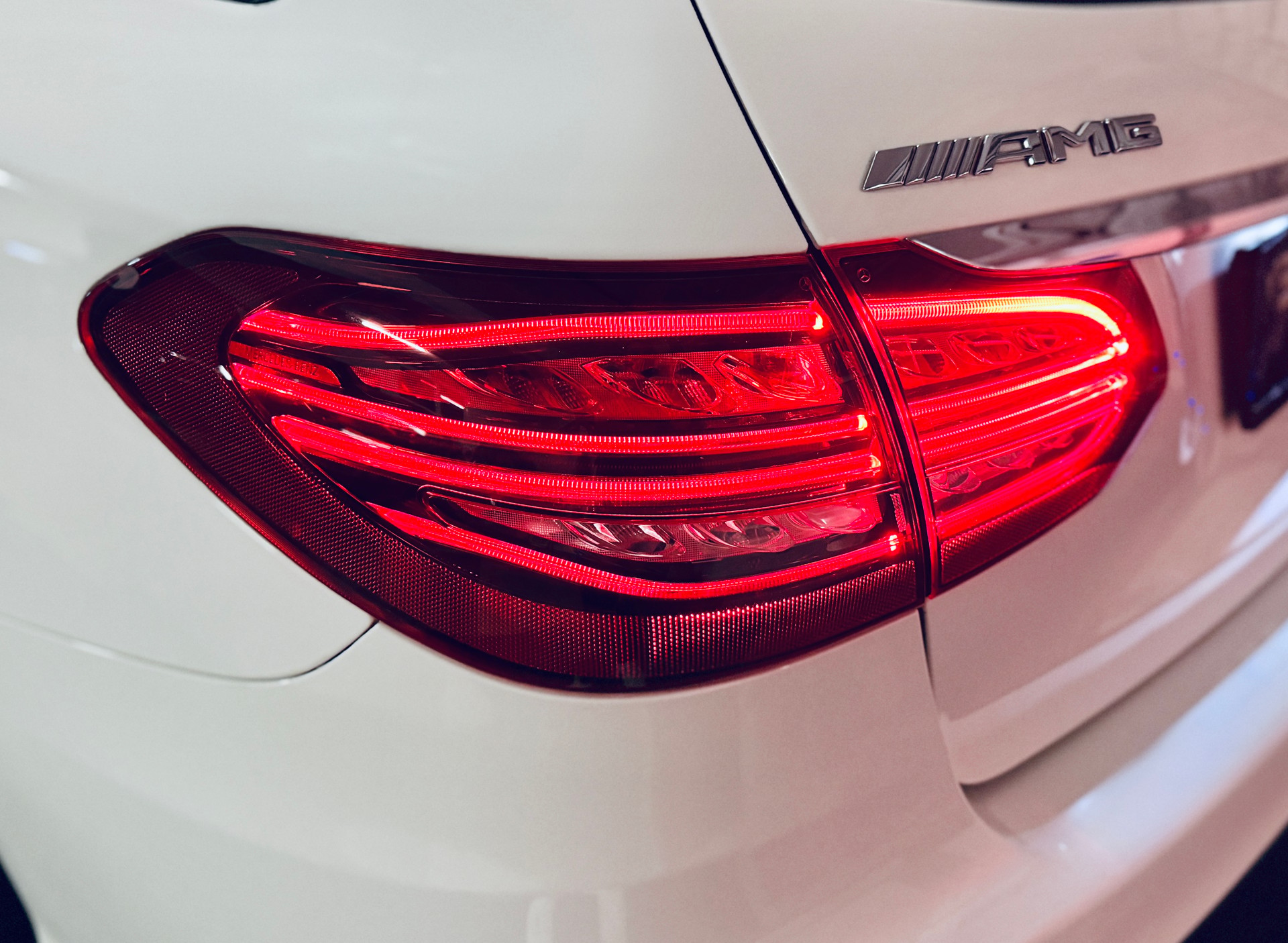 MERCEDES-BENZ C 43 AMG 4Matic 9G-Tronic-image-8