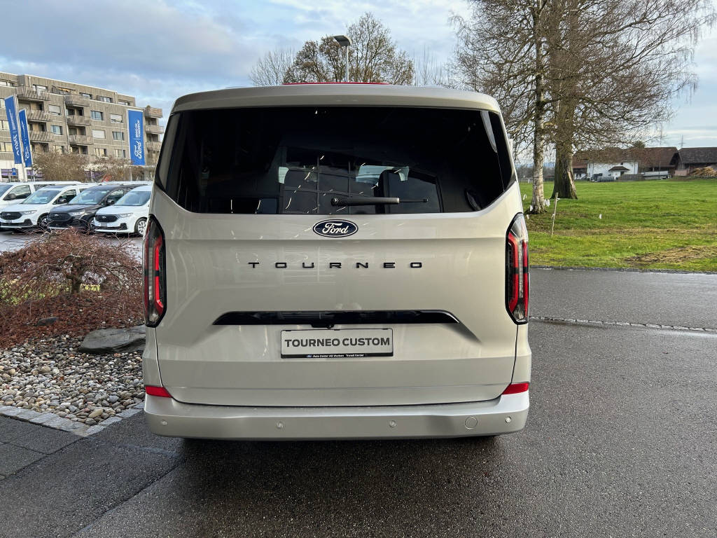 FORD Tourneo Custom Bus 320 L1 2.0 EcoBlue 170 Titanium X-showroom-element-3
