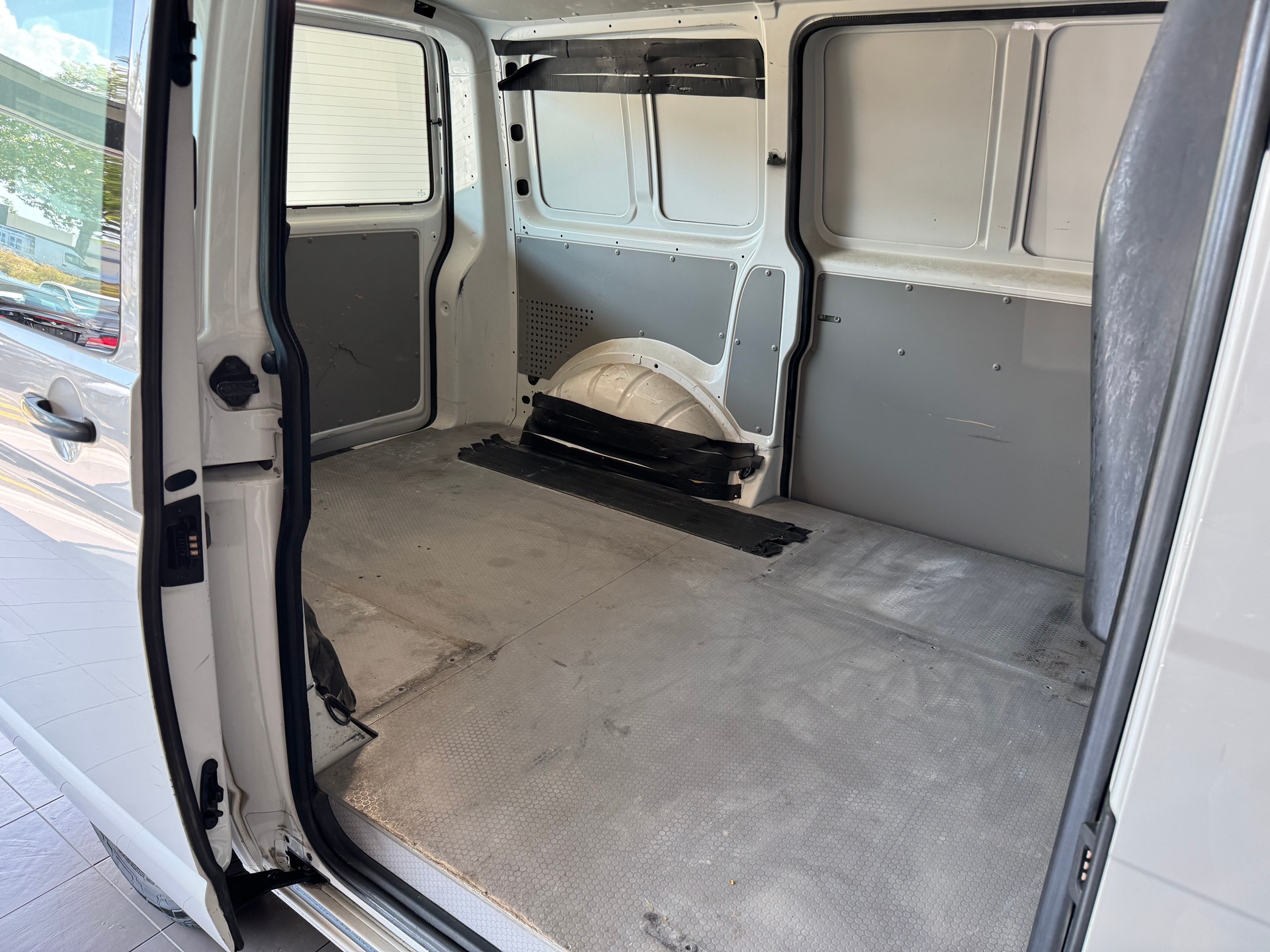 VW T6 2.0 TDI 4Motion DSG-image-14