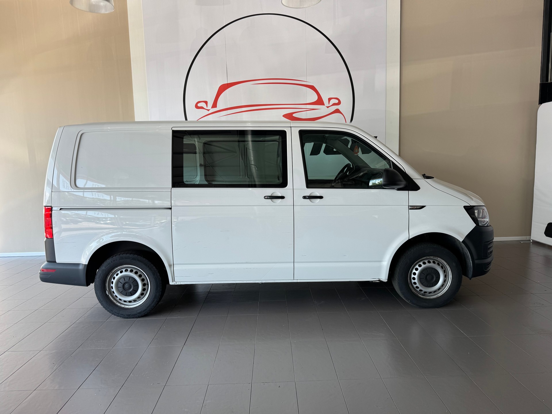 VW T6 2.0 TDI 4Motion DSG-showroom-element-2