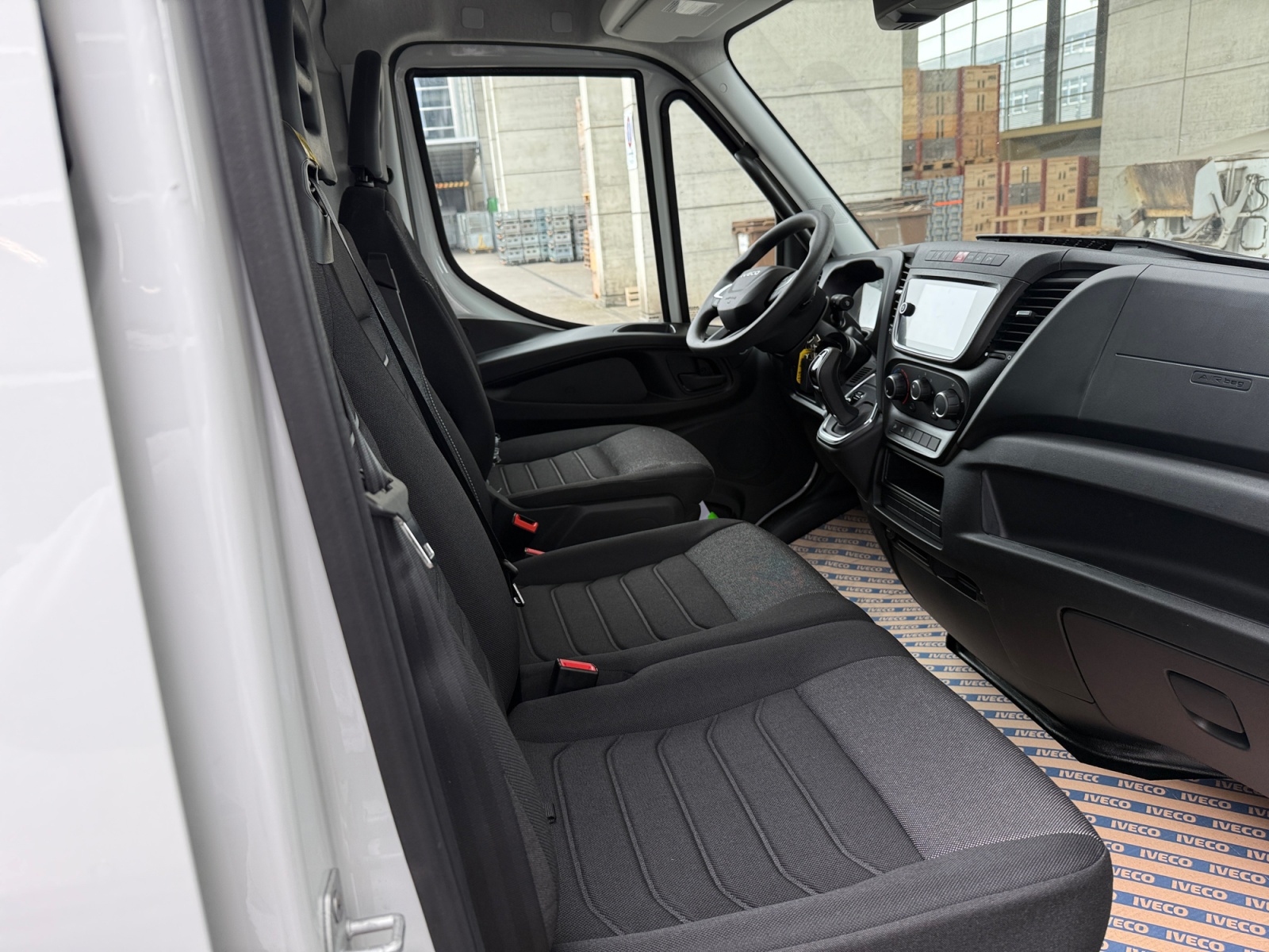 IVECO DAILY KASTENWAGEN 35C18HA8 V-image-9