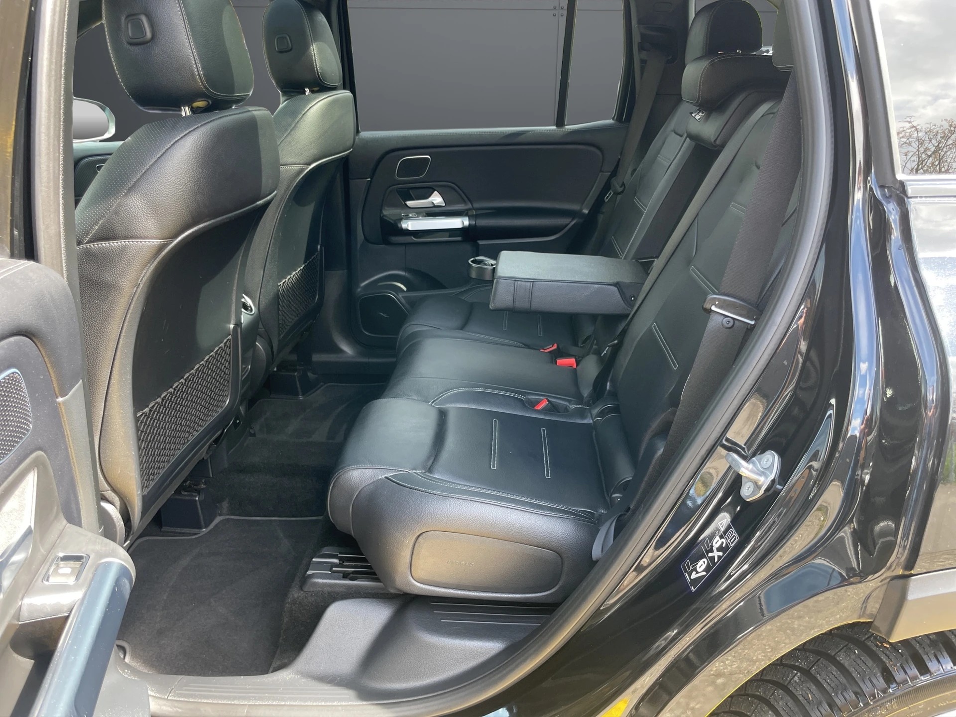 MERCEDES-BENZ GLB 35 AMG 4Matic 8G-Tronic-image-8