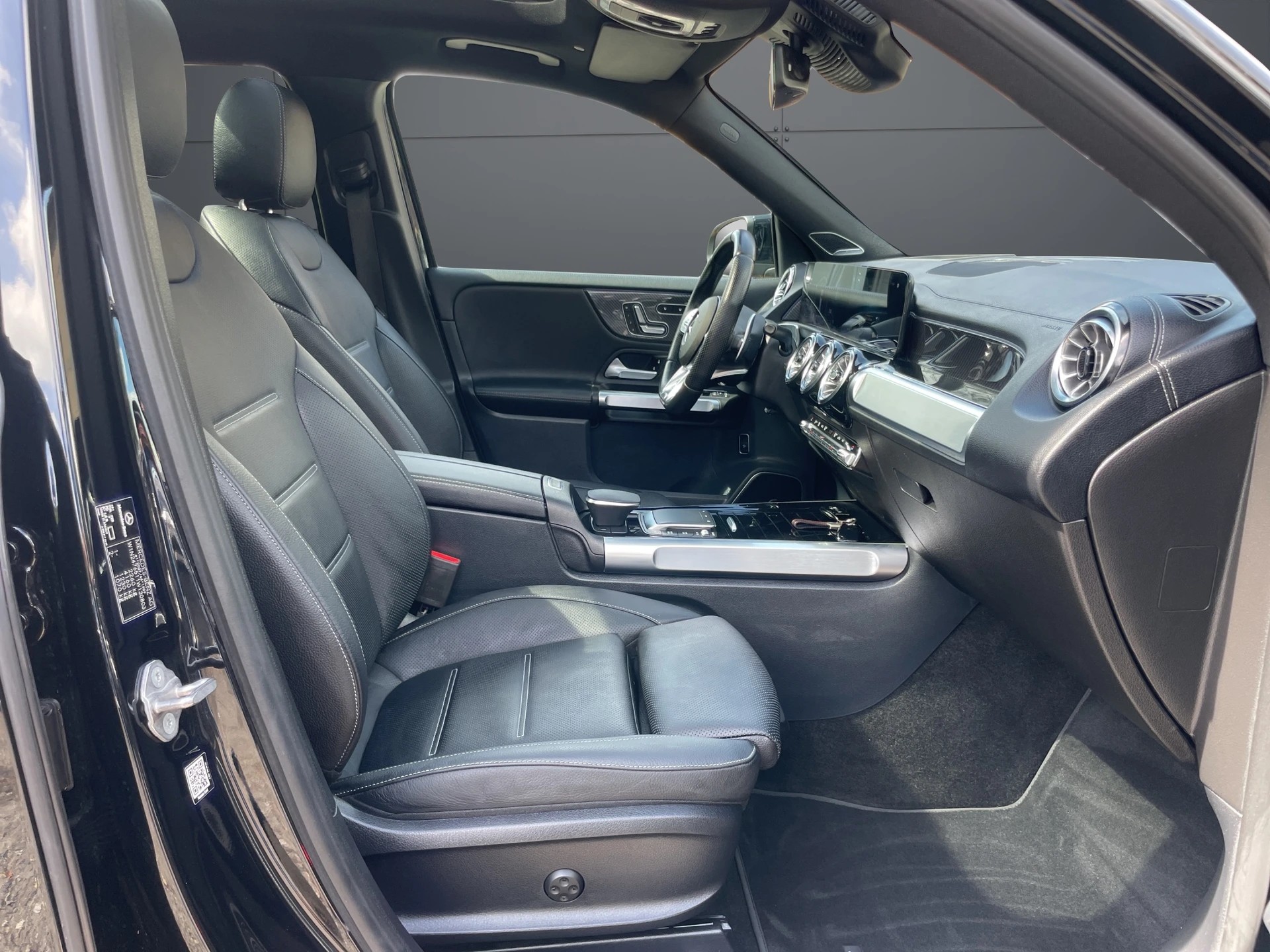 MERCEDES-BENZ GLB 35 AMG 4Matic 8G-Tronic-image-7