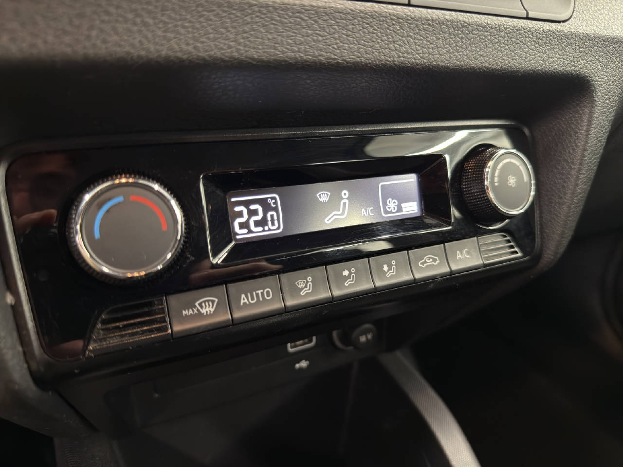 SKODA Fabia 1.0 TSI Ambition DSG-image-10
