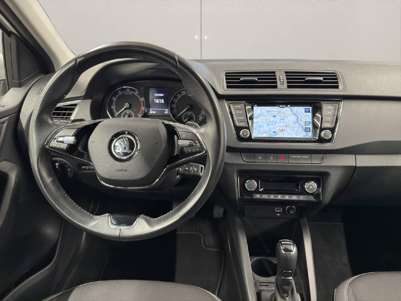SKODA Fabia 1.0 TSI Ambition DSG-image-6