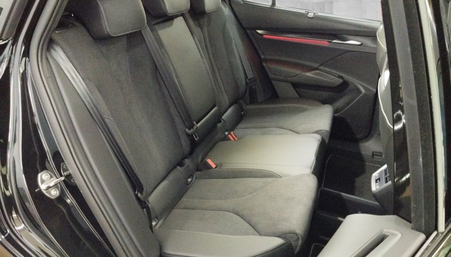 SKODA Enyaq 85x Sportline 4x4-image-9