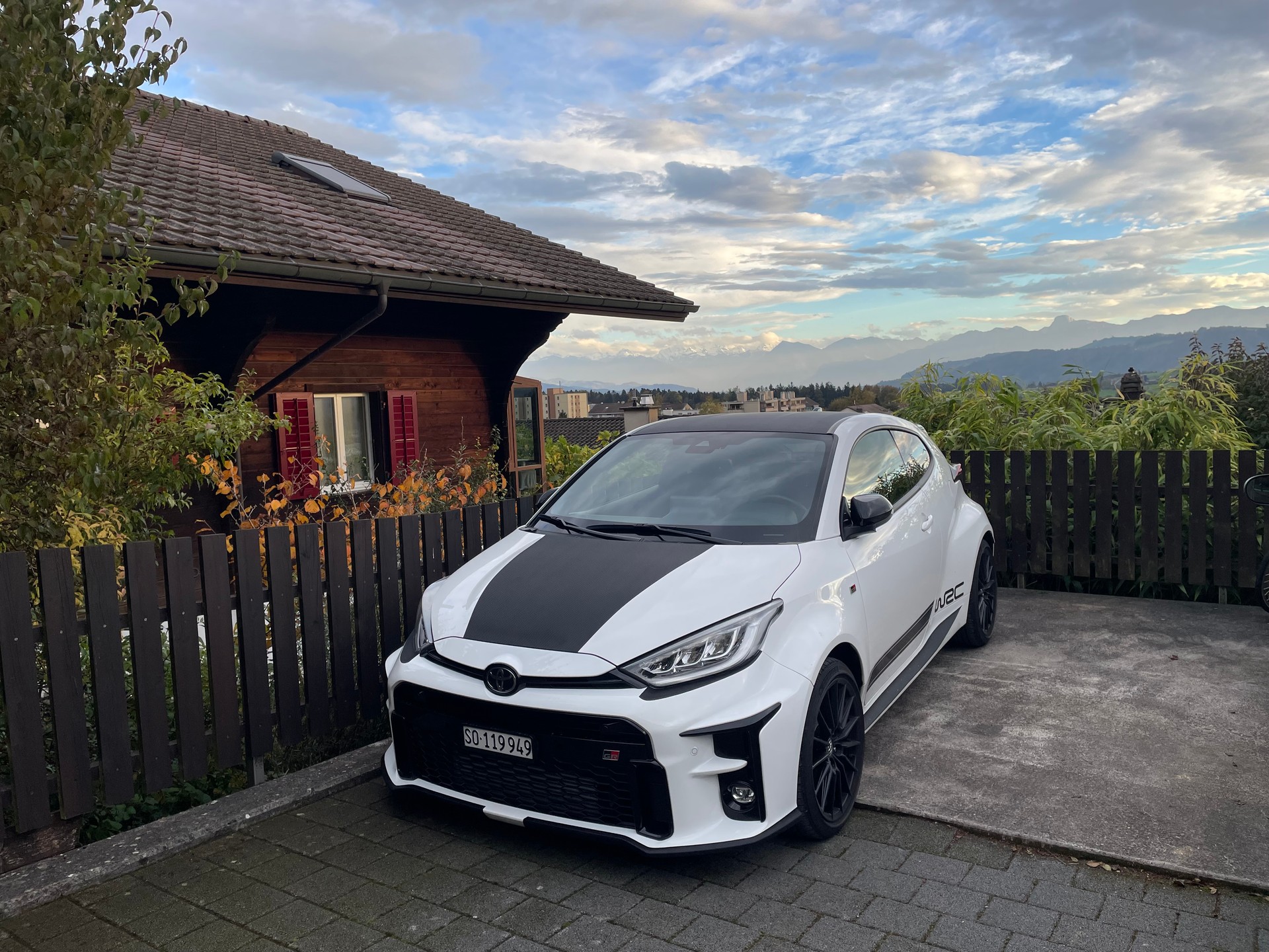 TOYOTA Yaris 1.6 GR Sport Premium Pack-image-4