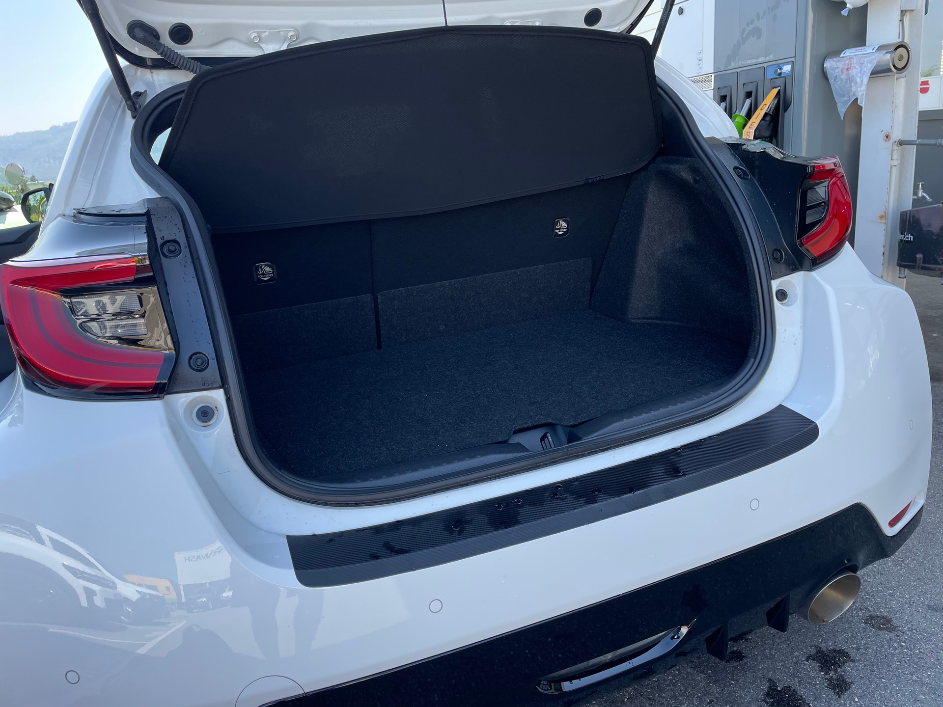 TOYOTA Yaris 1.6 GR Sport Premium Pack-image-13