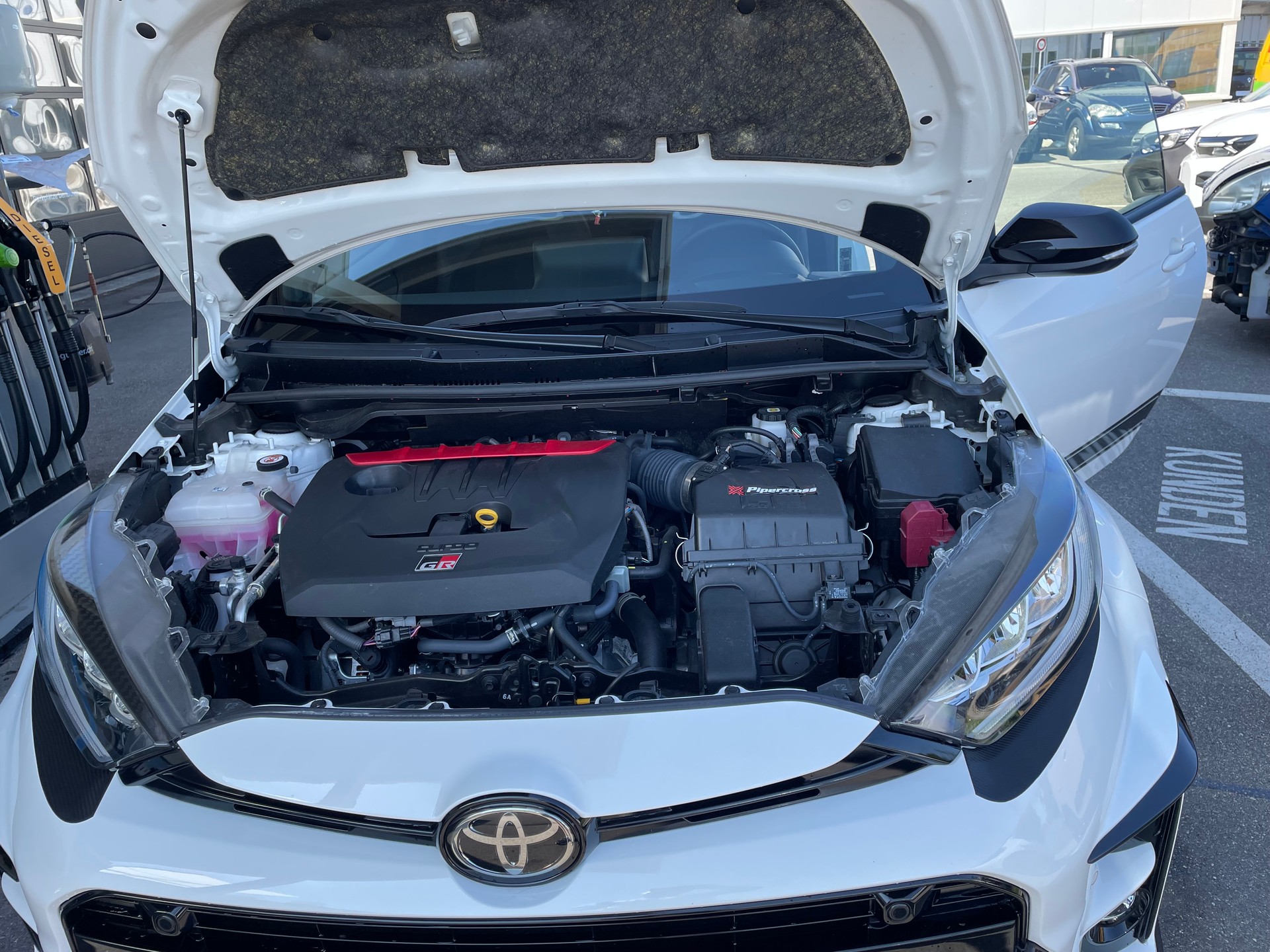 TOYOTA Yaris 1.6 GR Sport Premium Pack-image-14