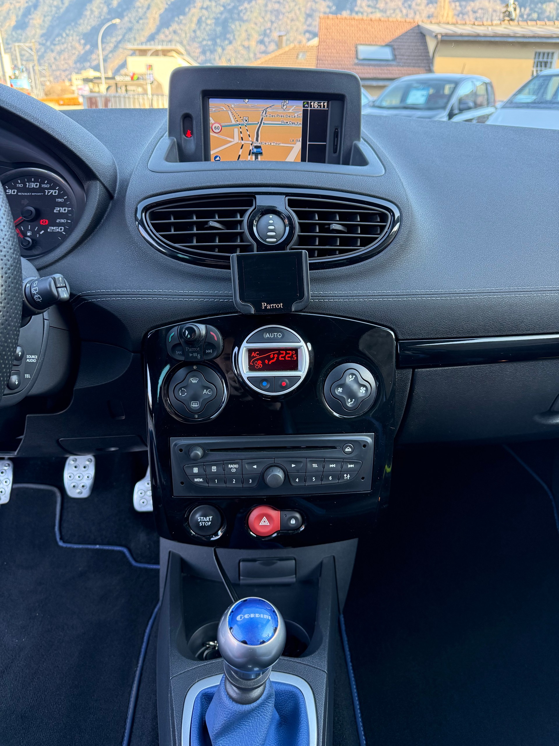 RENAULT Clio 2.0 16V RS Gordini-image-10