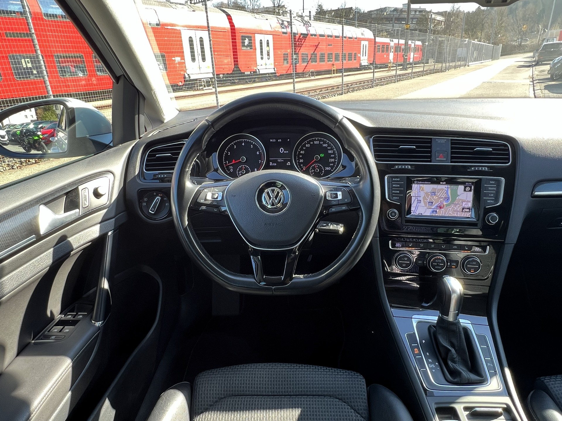 VW Golf 1.4 TSI Highline DSG-image-22