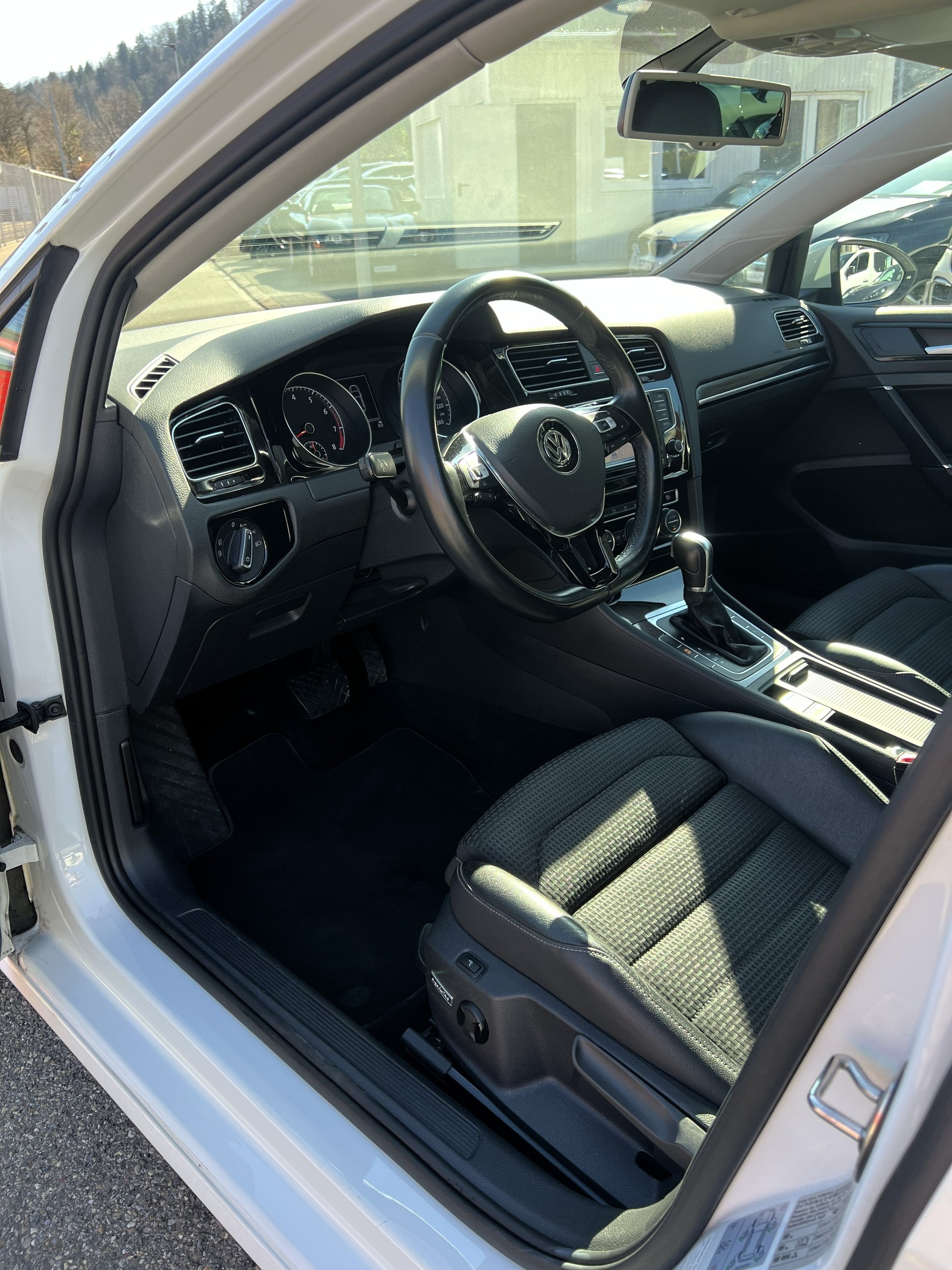 VW Golf 1.4 TSI Highline DSG-image-15