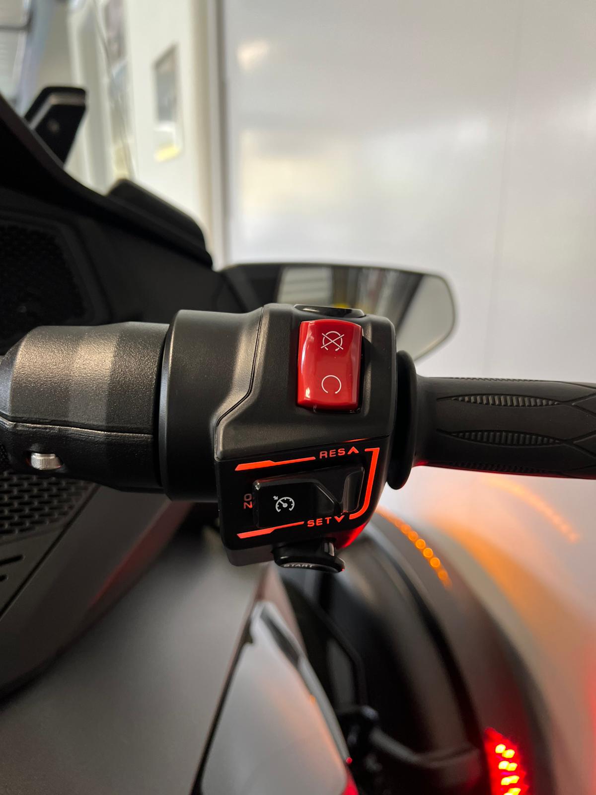 CAN-AM Spyder RT-LTD Dark Edition SE6-image-11