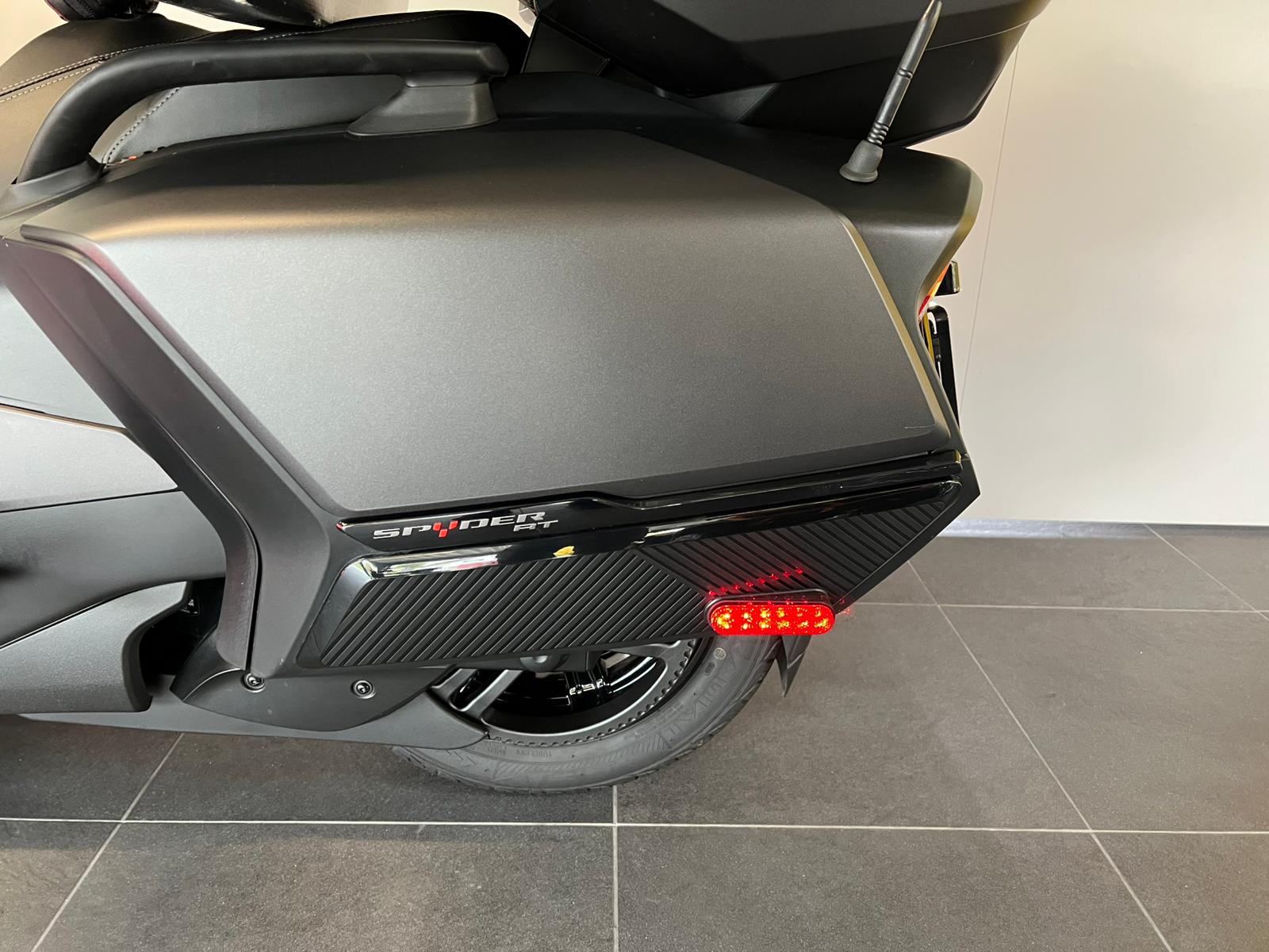 CAN-AM Spyder RT-LTD Dark Edition SE6-image-9