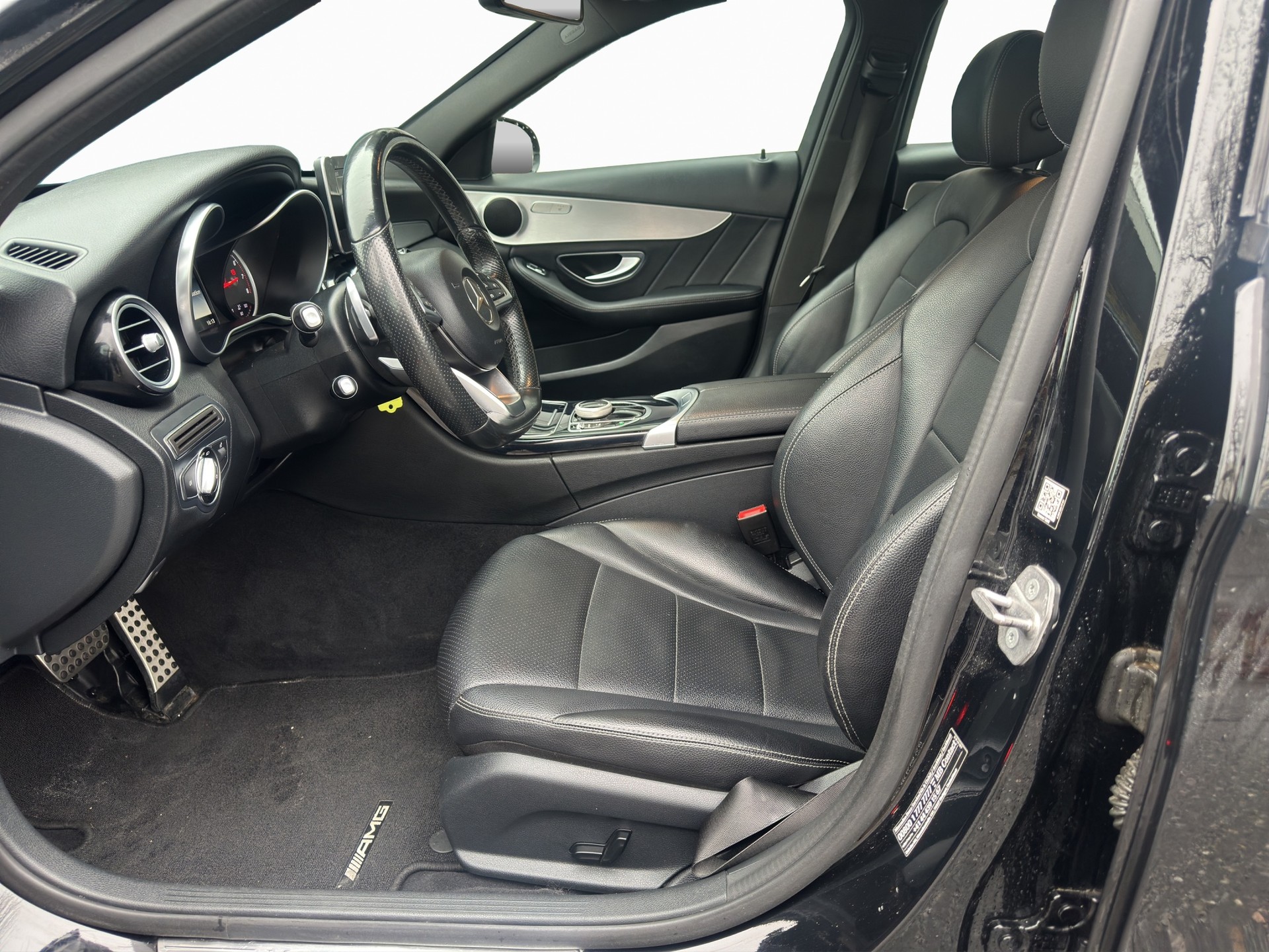MERCEDES-BENZ C 200 AMG Line 4Matic 7G-Tronic-image-8